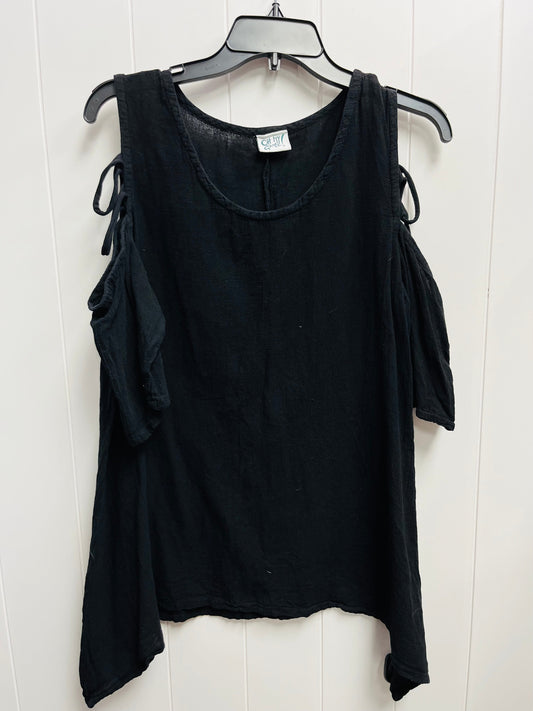 Top Short Sleeve By Oh My Gauze In Black, Size: Xl