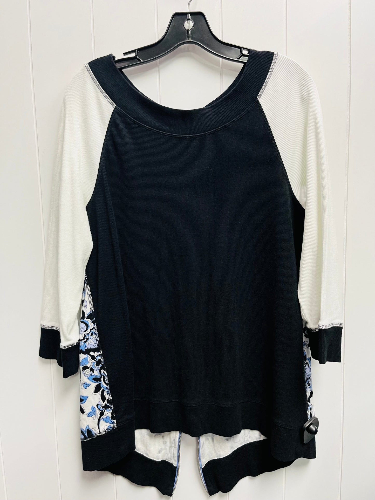 Top Long Sleeve By Chicos In Black & Blue, Size: L