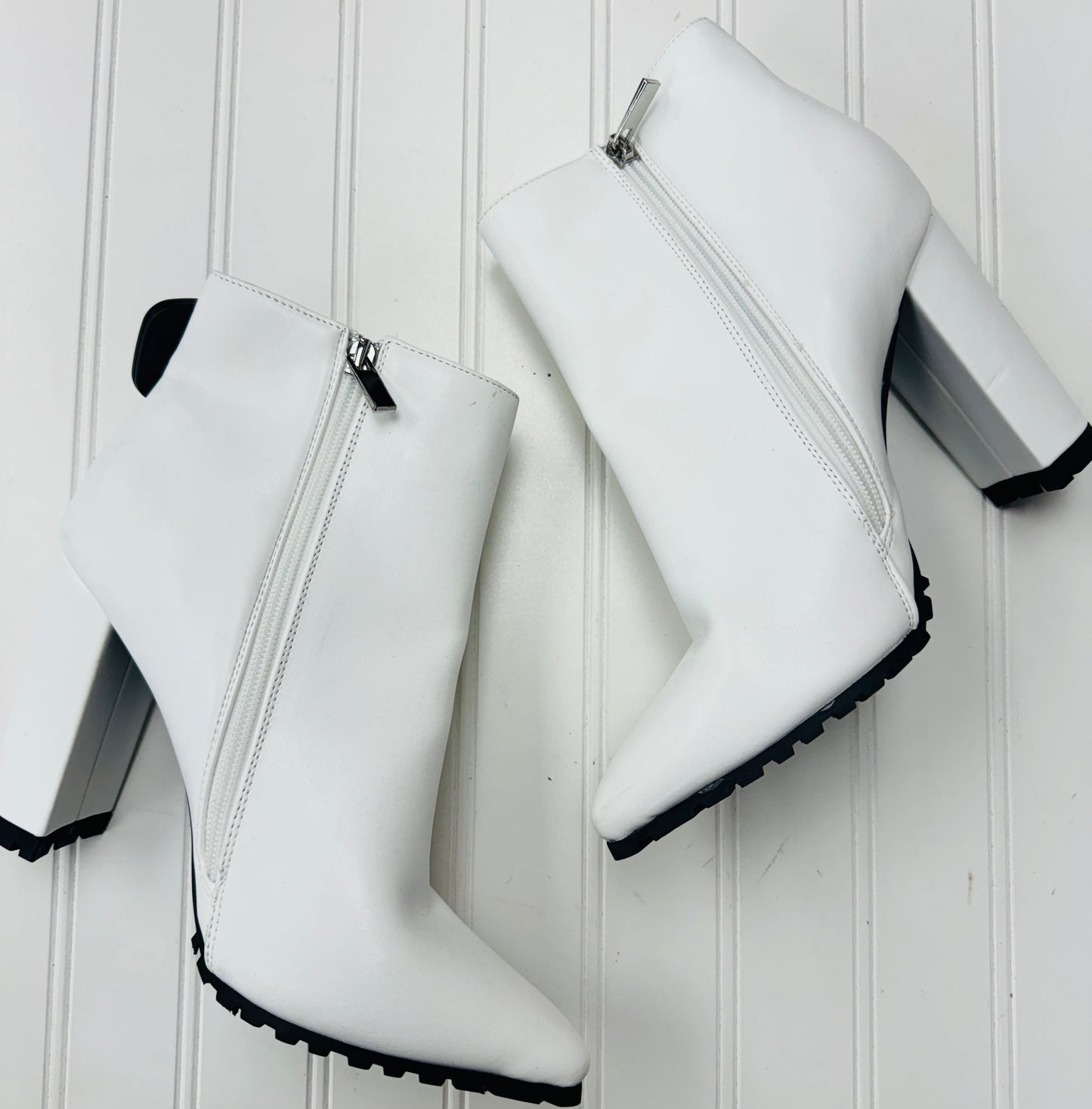 Boots Ankle Heels By Qupid In White, Size: 8.5