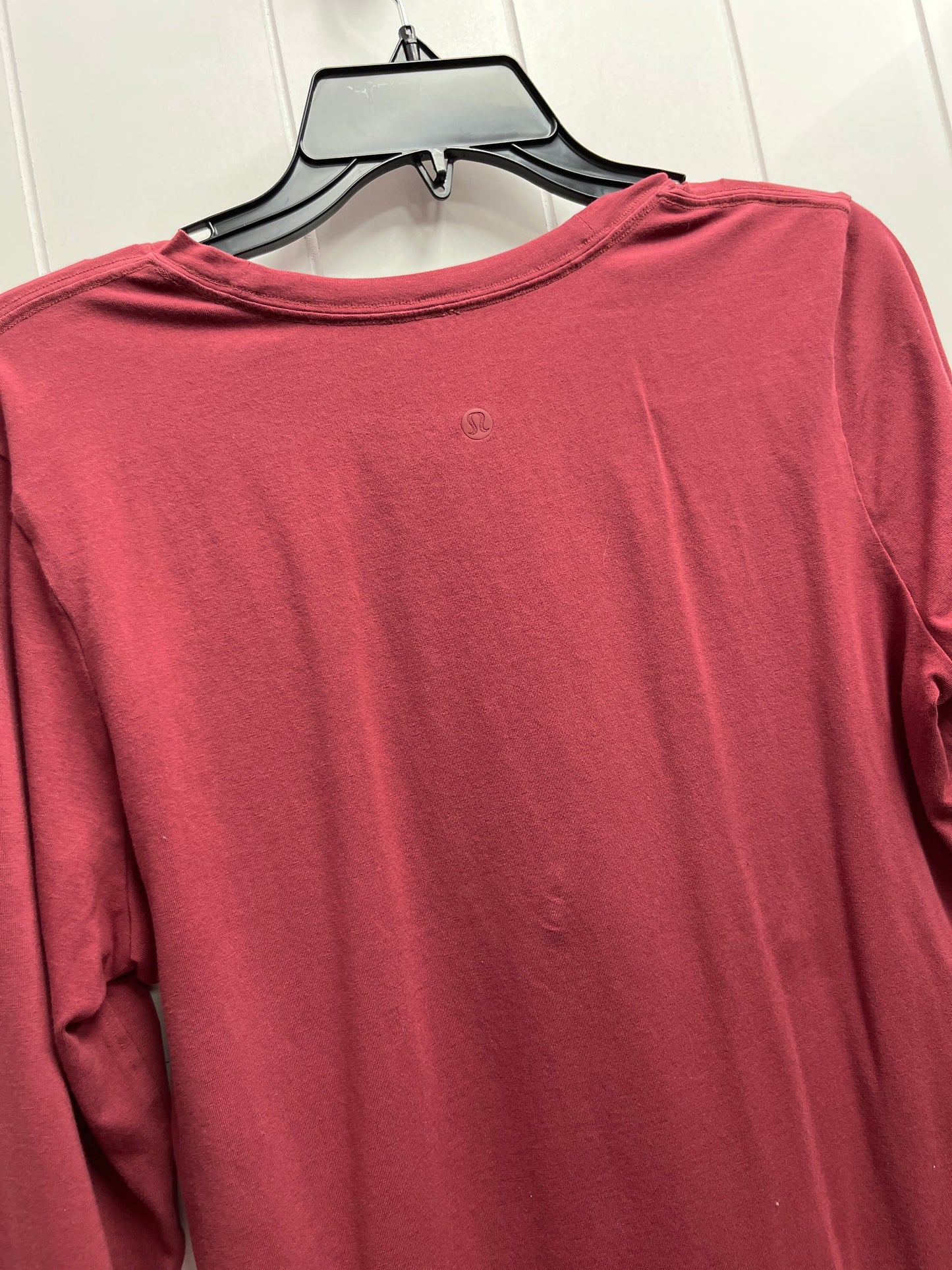 Athletic Top Long Sleeve Crewneck By Lululemon In Red, Size: Xs