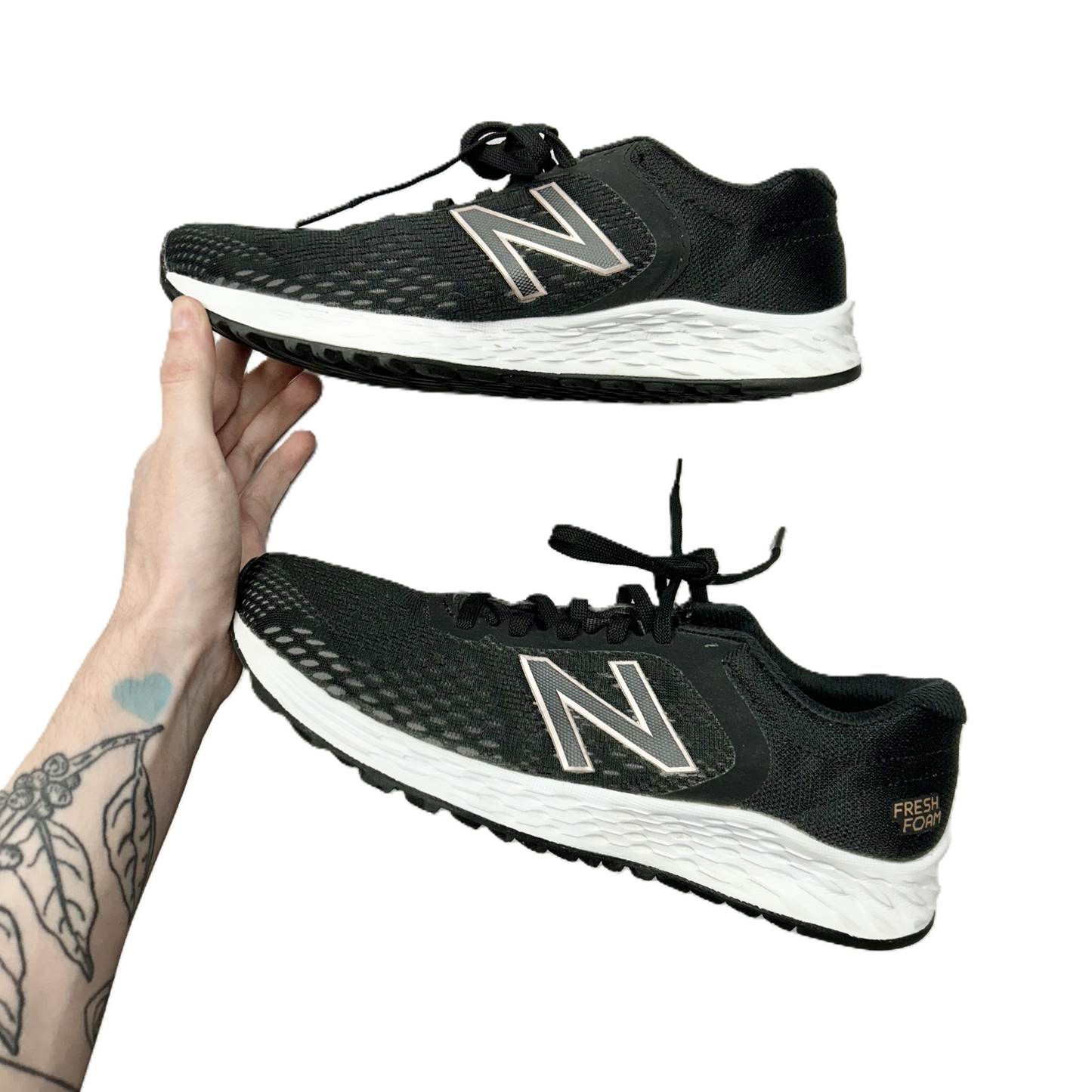 Shoes Athletic By New Balance In Black & White, Size: 7.5