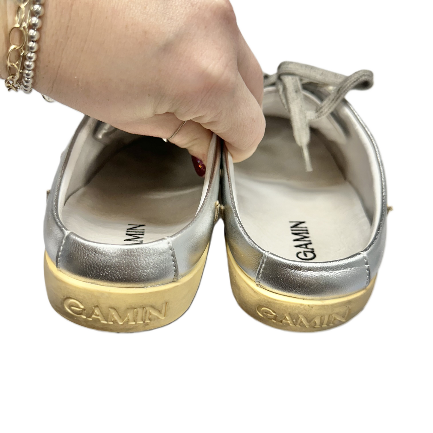 Shoes Sneakers By Gamin In Silver & Tan, Size: 9.5