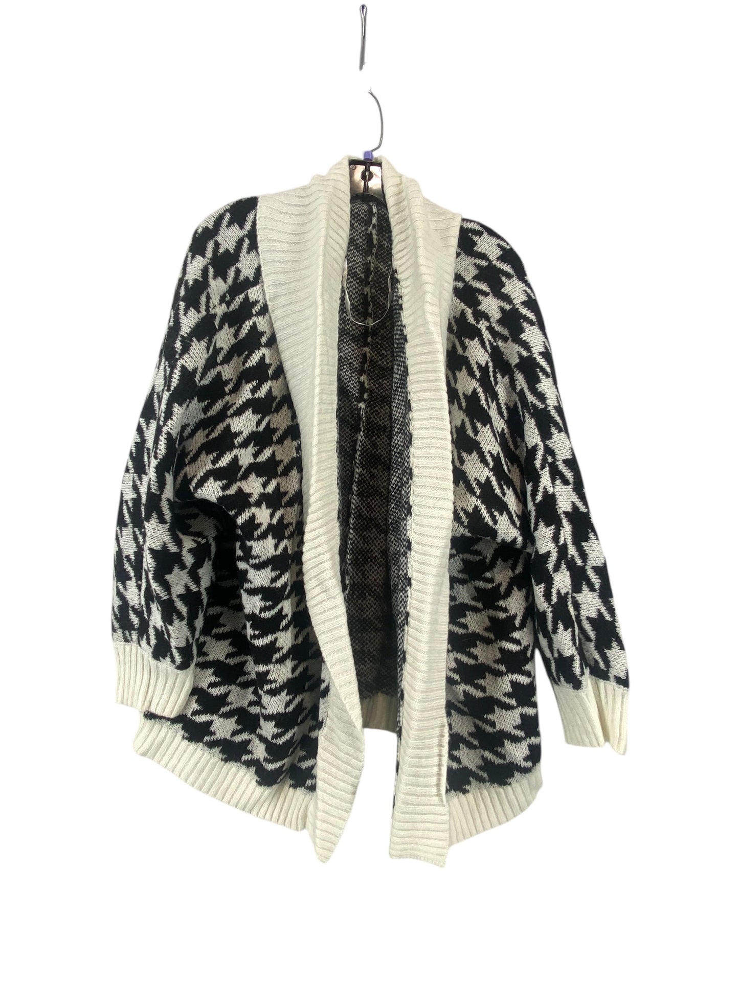 Sweater Cardigan By Torrid In Black & Cream, Size: 1x