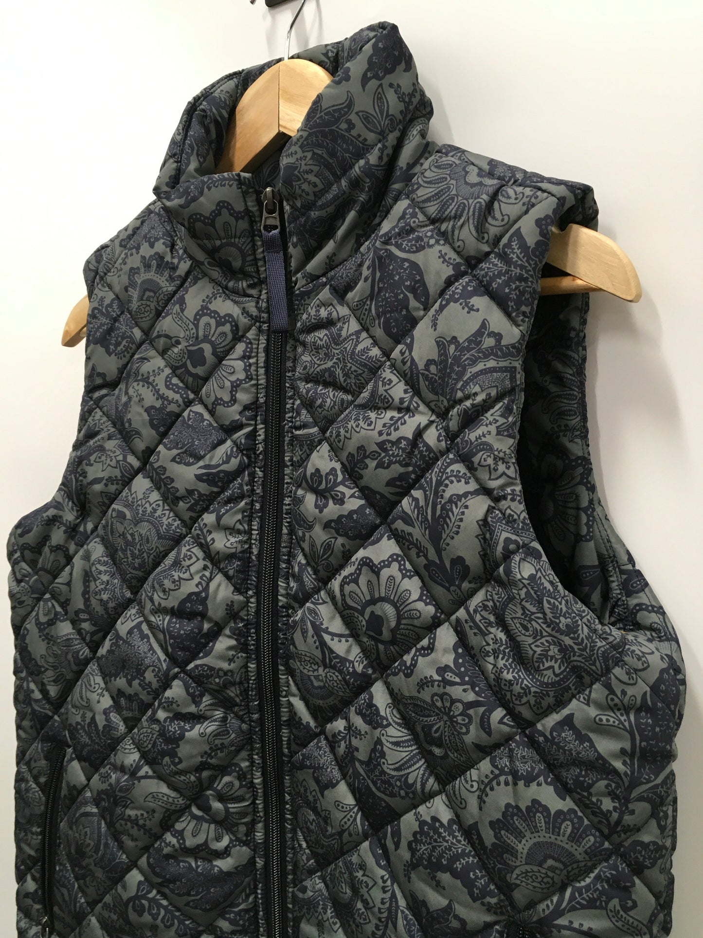 Green Vest Puffer & Quilted Vera Bradley, Size M