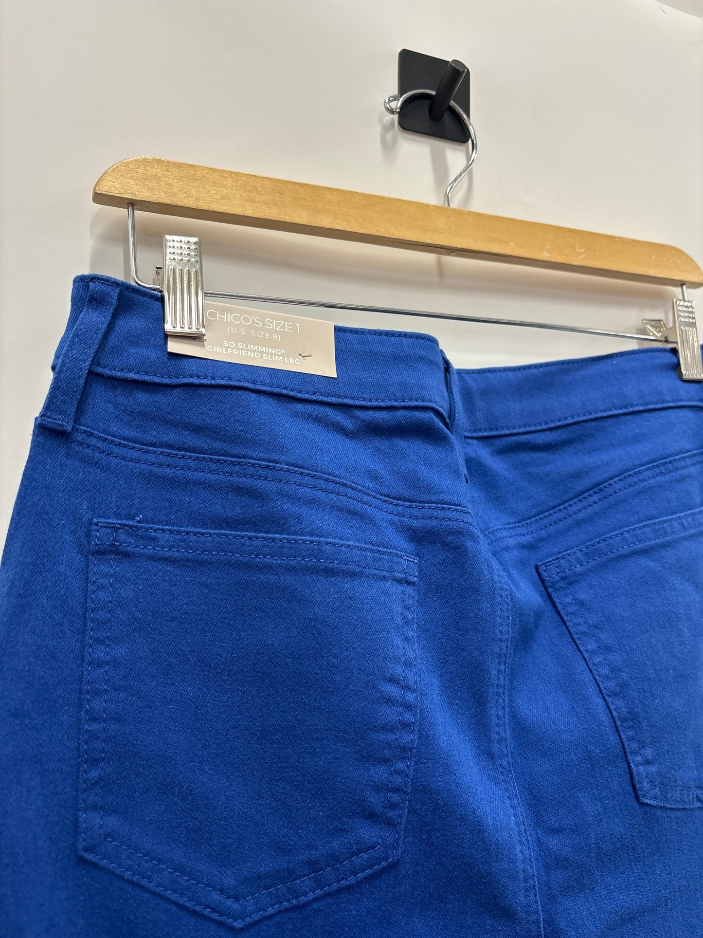 Pants Cropped By Chicos In Blue, Size: 8