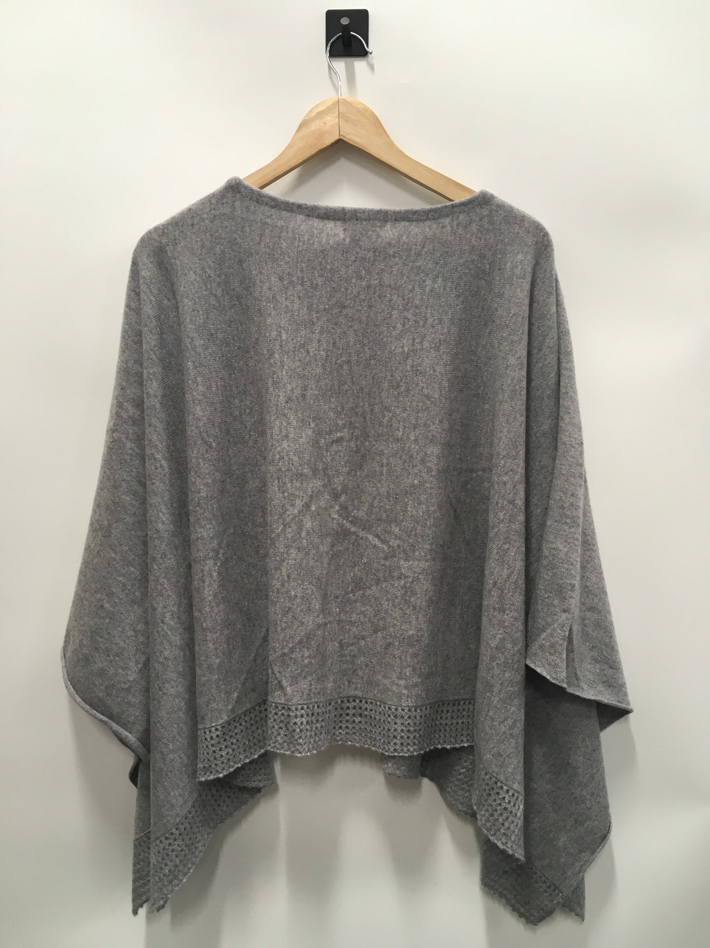 Poncho By Garnet Hill In Grey, Size: Onesize