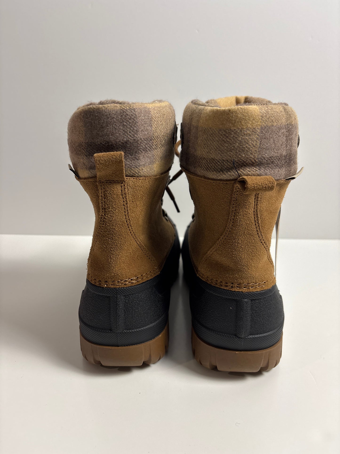 Boots Snow By Bearpaw In Brown, Size: 9