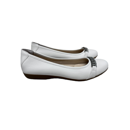 Shoes Flats By White Mountain  Size: 8