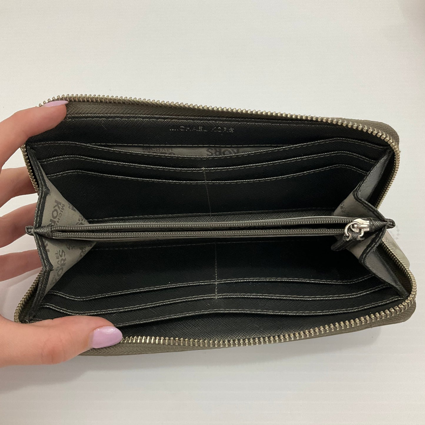 Wallet Designer By Michael Kors  Size: Medium