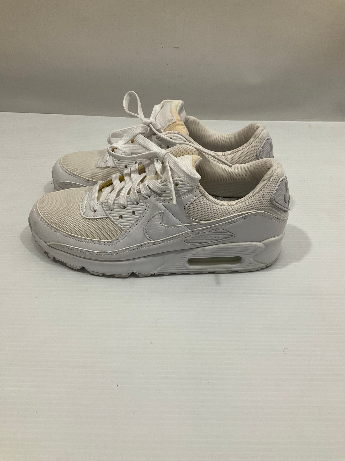 Shoes Sneakers By Nike In White, Size: 8