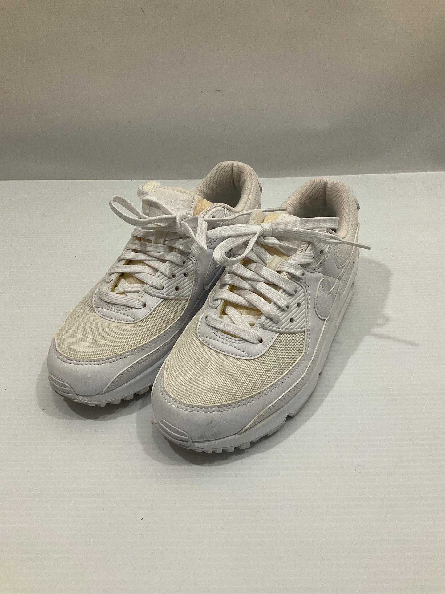 Shoes Sneakers By Nike In White, Size: 8