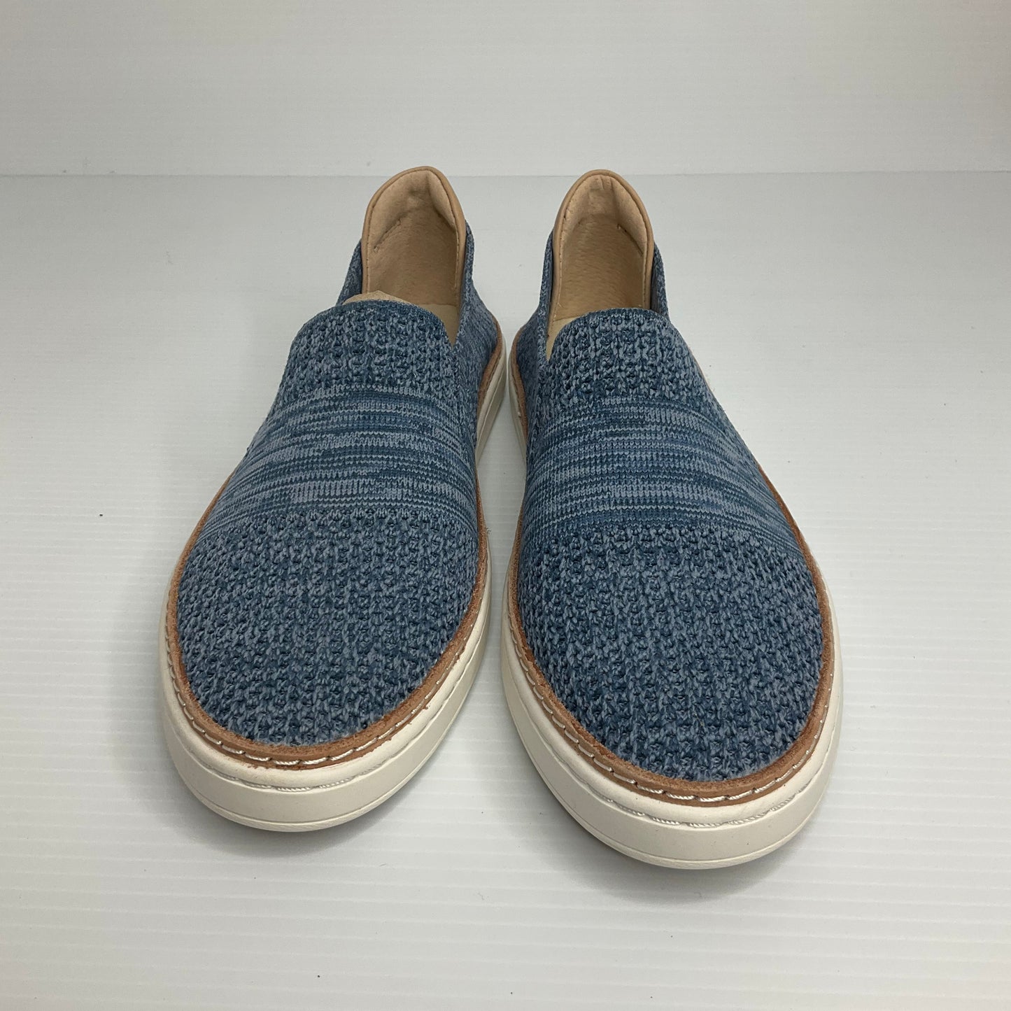 Blue Shoes Flats Ugg, Size 7.5