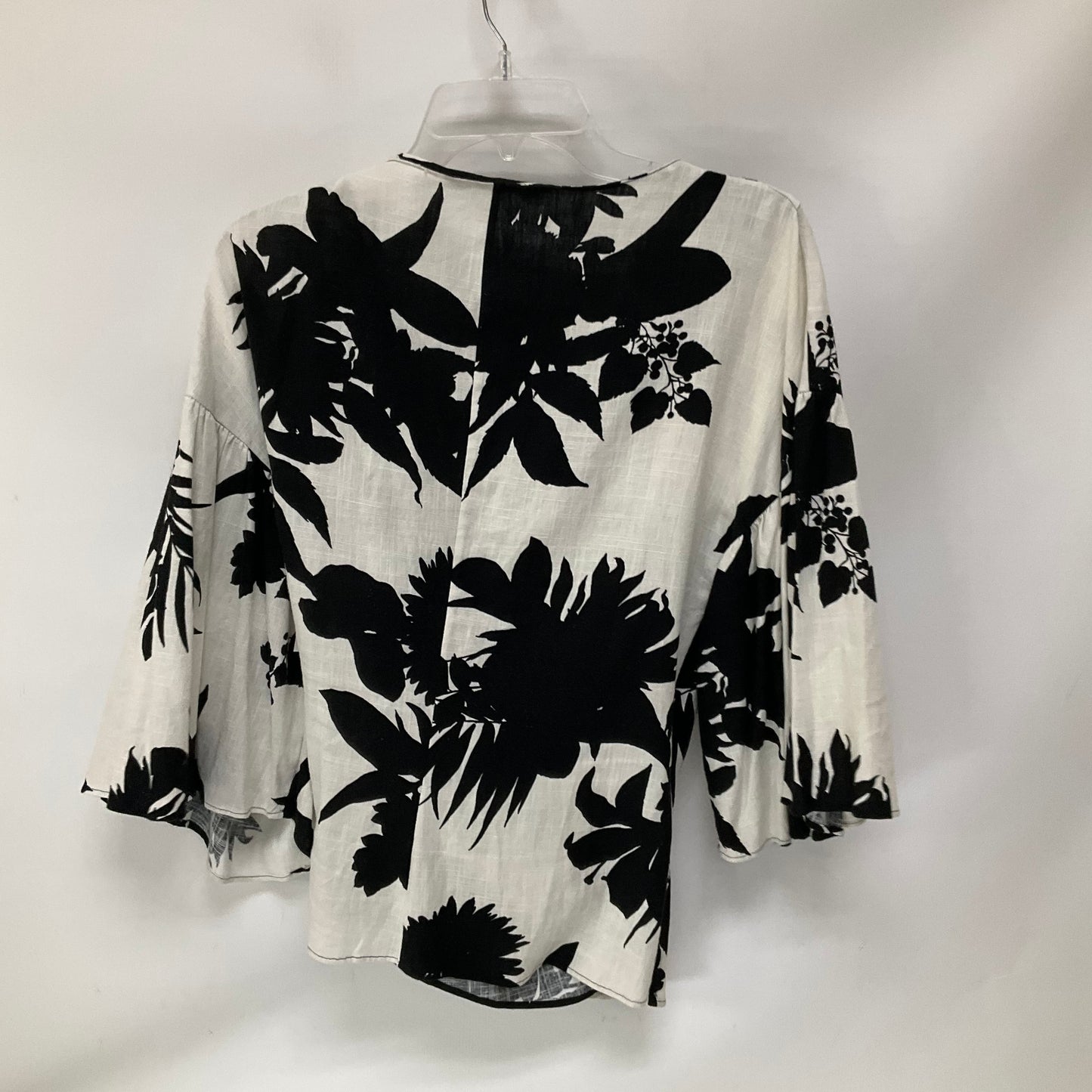 Top Long Sleeve By Zara In Black & Cream, Size: M