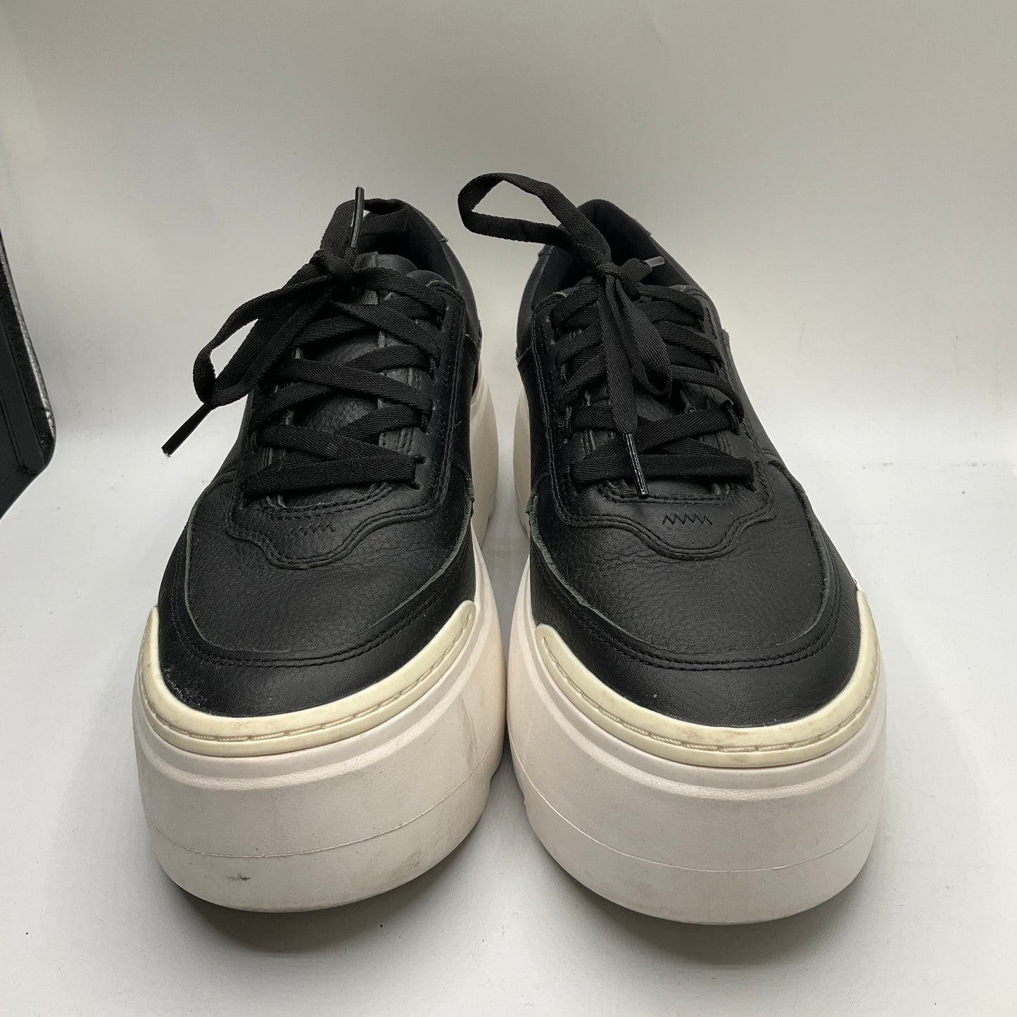 Shoes Sneakers By Ugg In Black & White, Size: 9