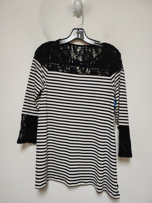 Top Short Sleeve By Chicos In Striped Pattern, Size: S