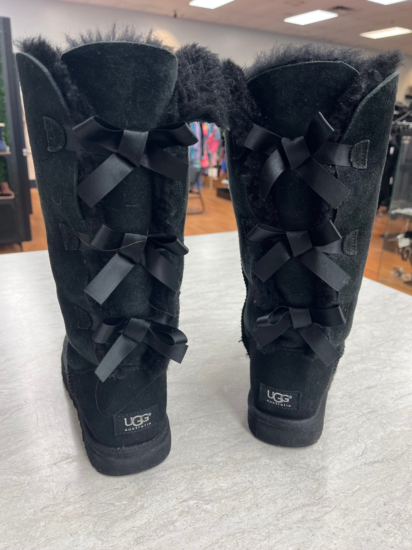 Boots Designer By Ugg In Black, Size: 8