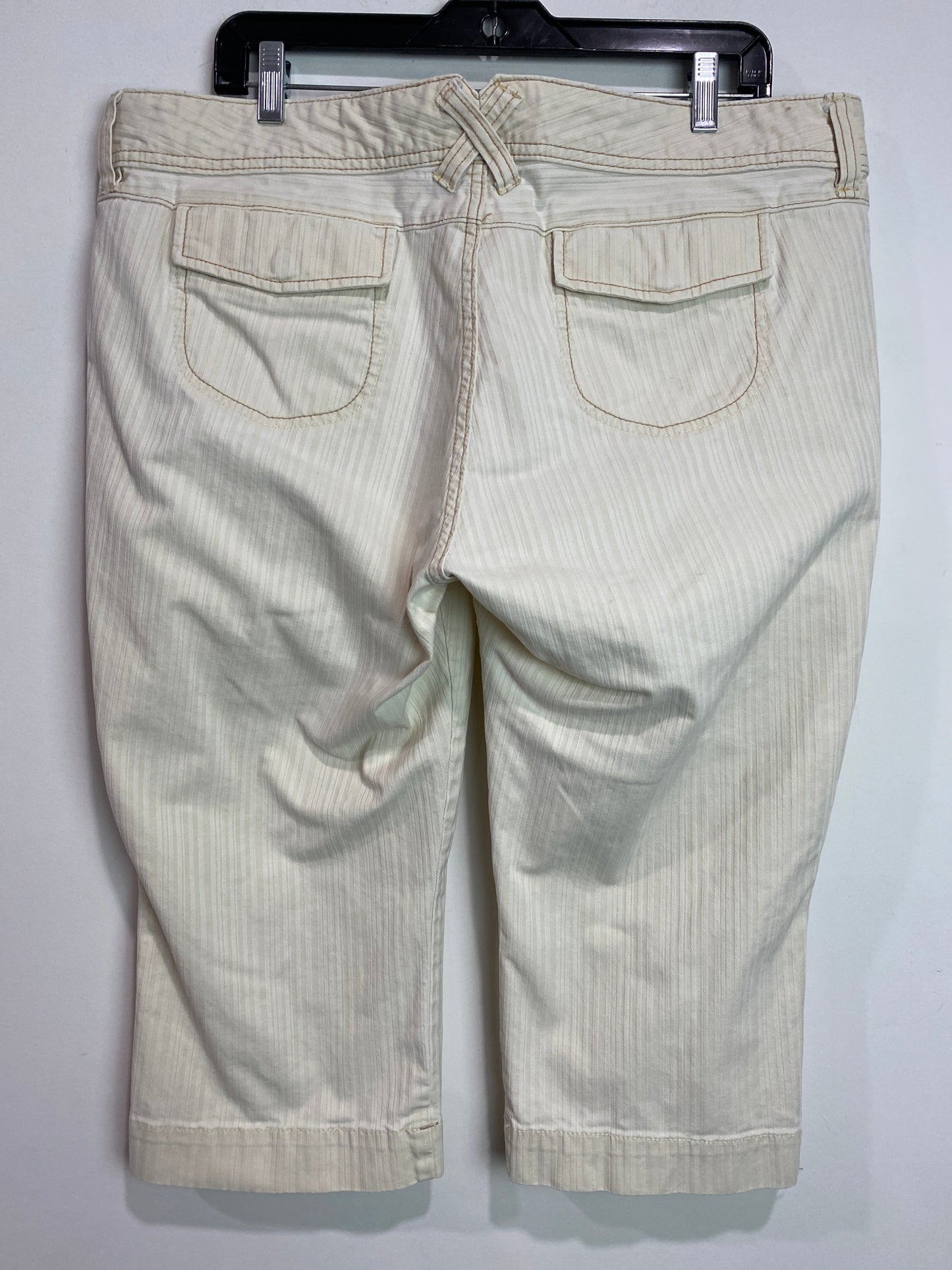 Cream Capris Gap, Size 16