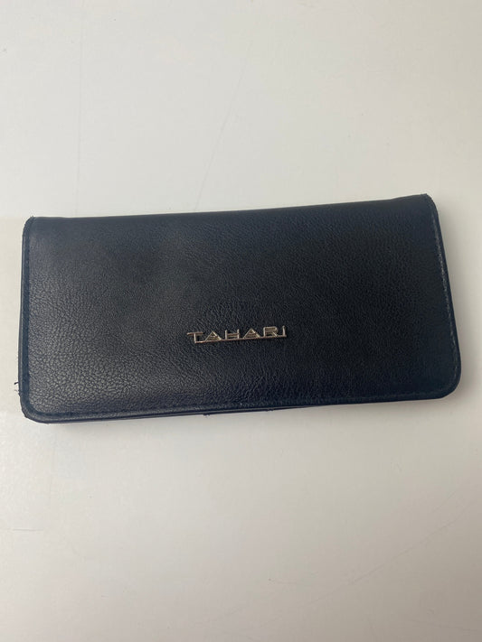 Wallet By Tahari By Arthur Levine, Size: Medium