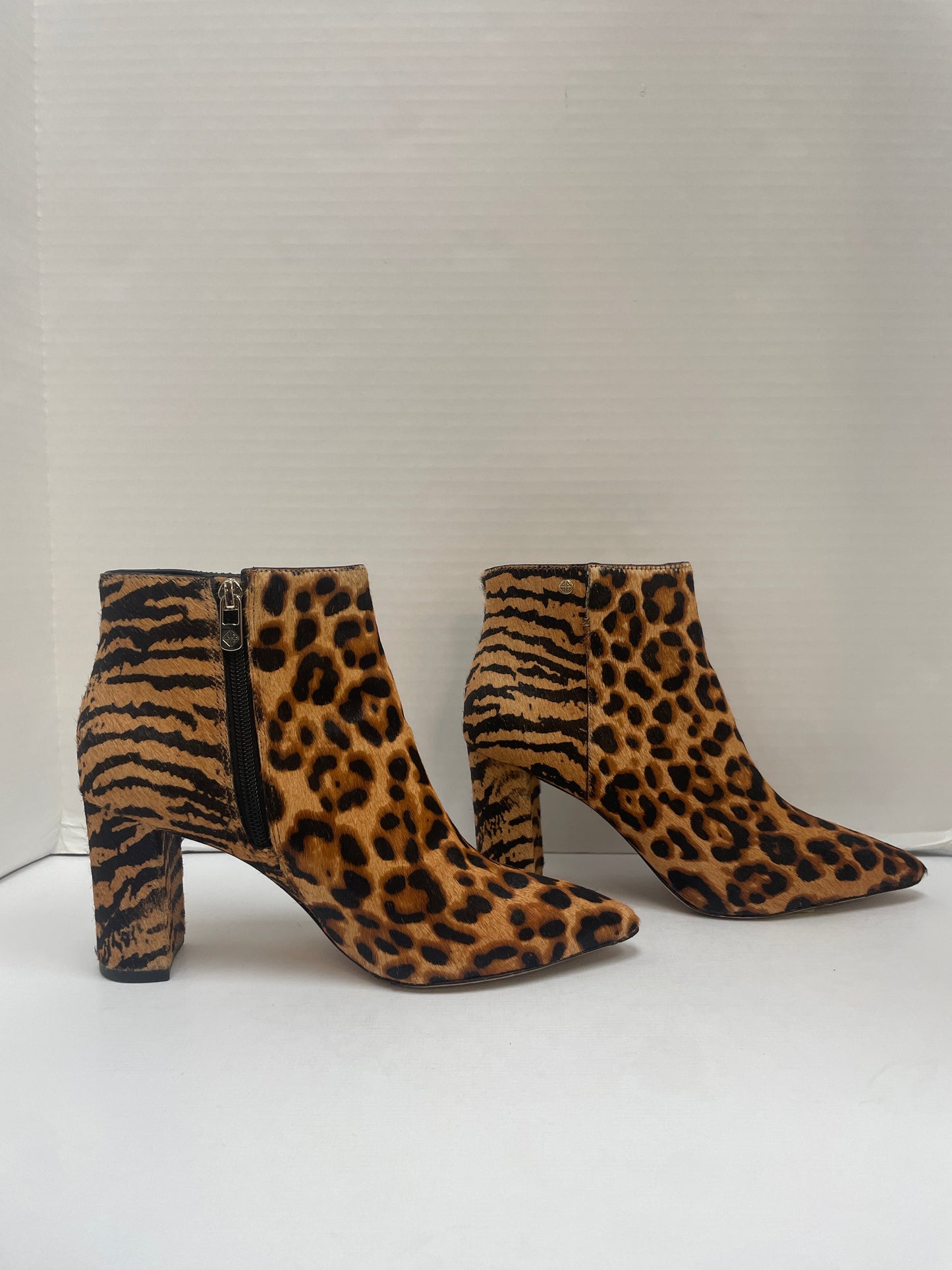 Boots Ankle Heels By Antonio Melani In Animal Print, Size: 8.5