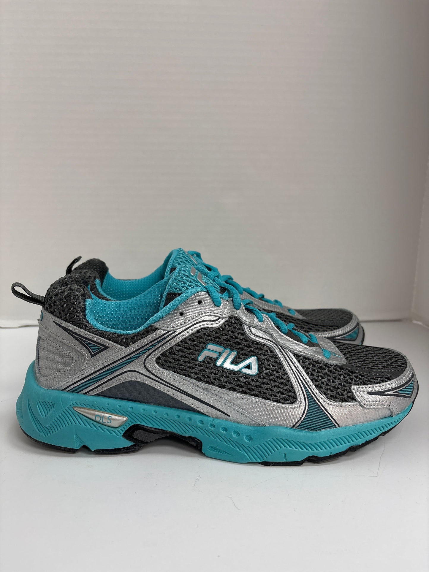 Shoes Athletic By Fila In Teal, Size: 9.5