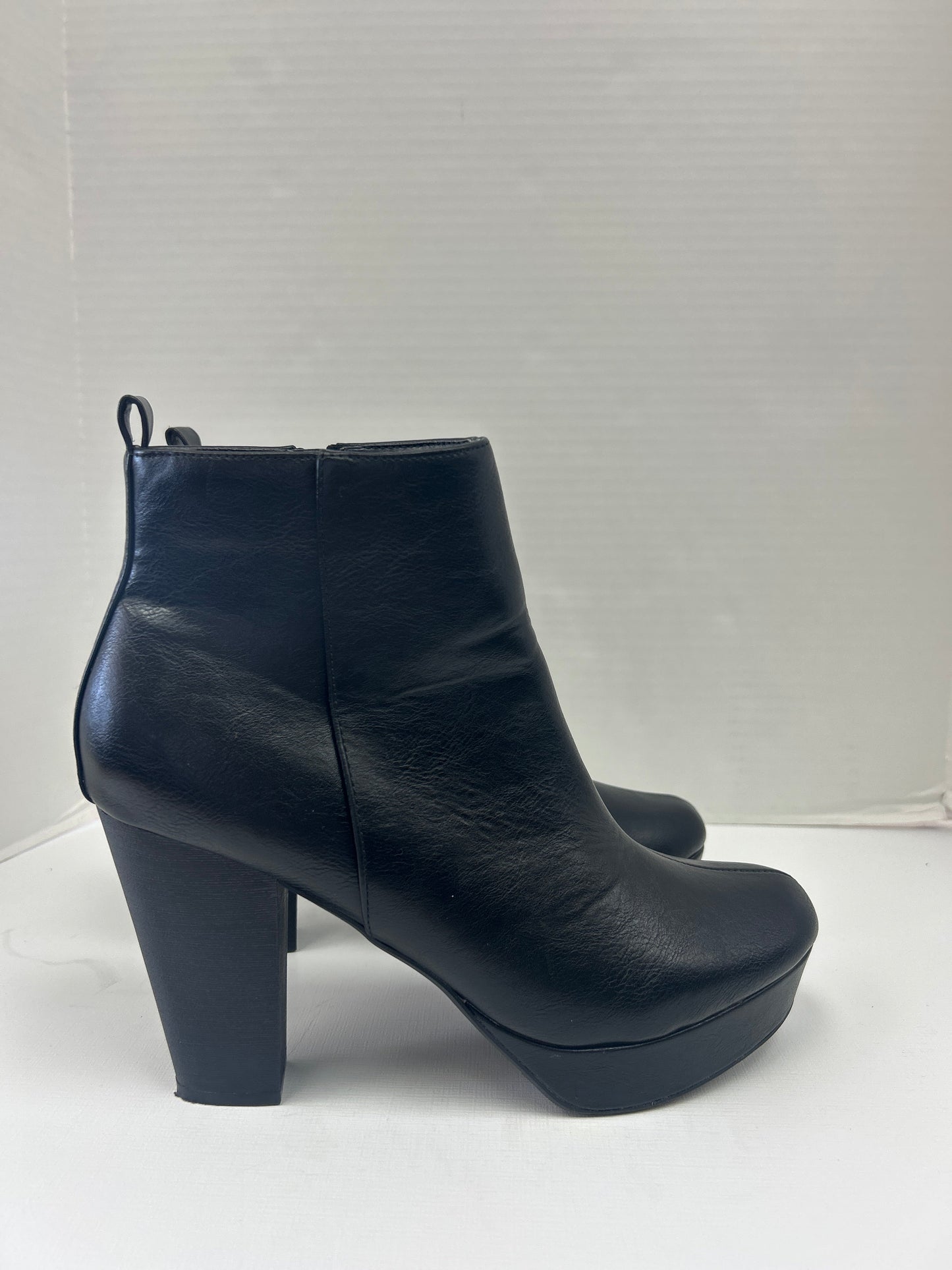 Boots Ankle Heels By Clothes Mentor In Black, Size: 12