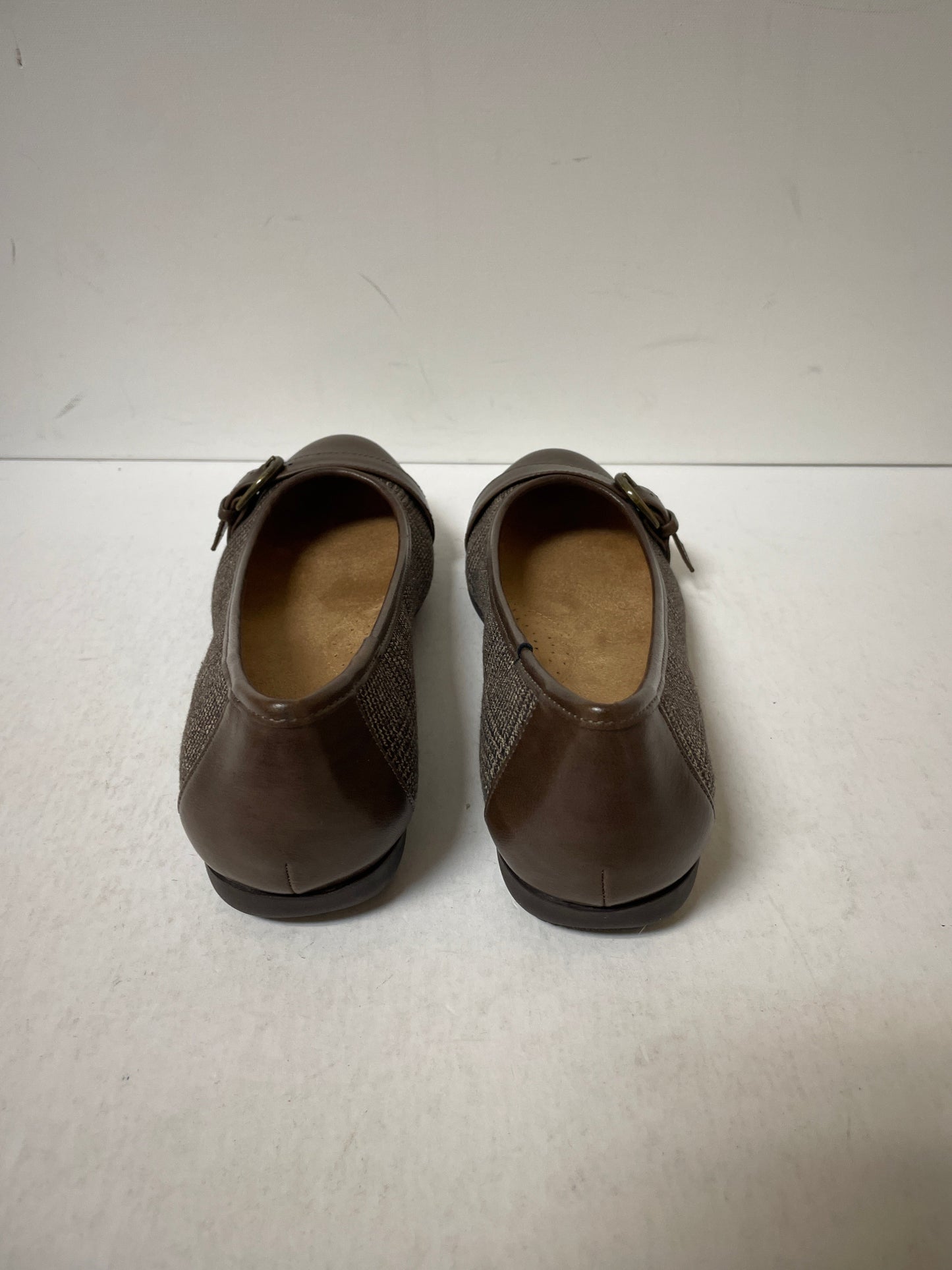 Shoes Flats By Croft And Barrow In Brown, Size: 7