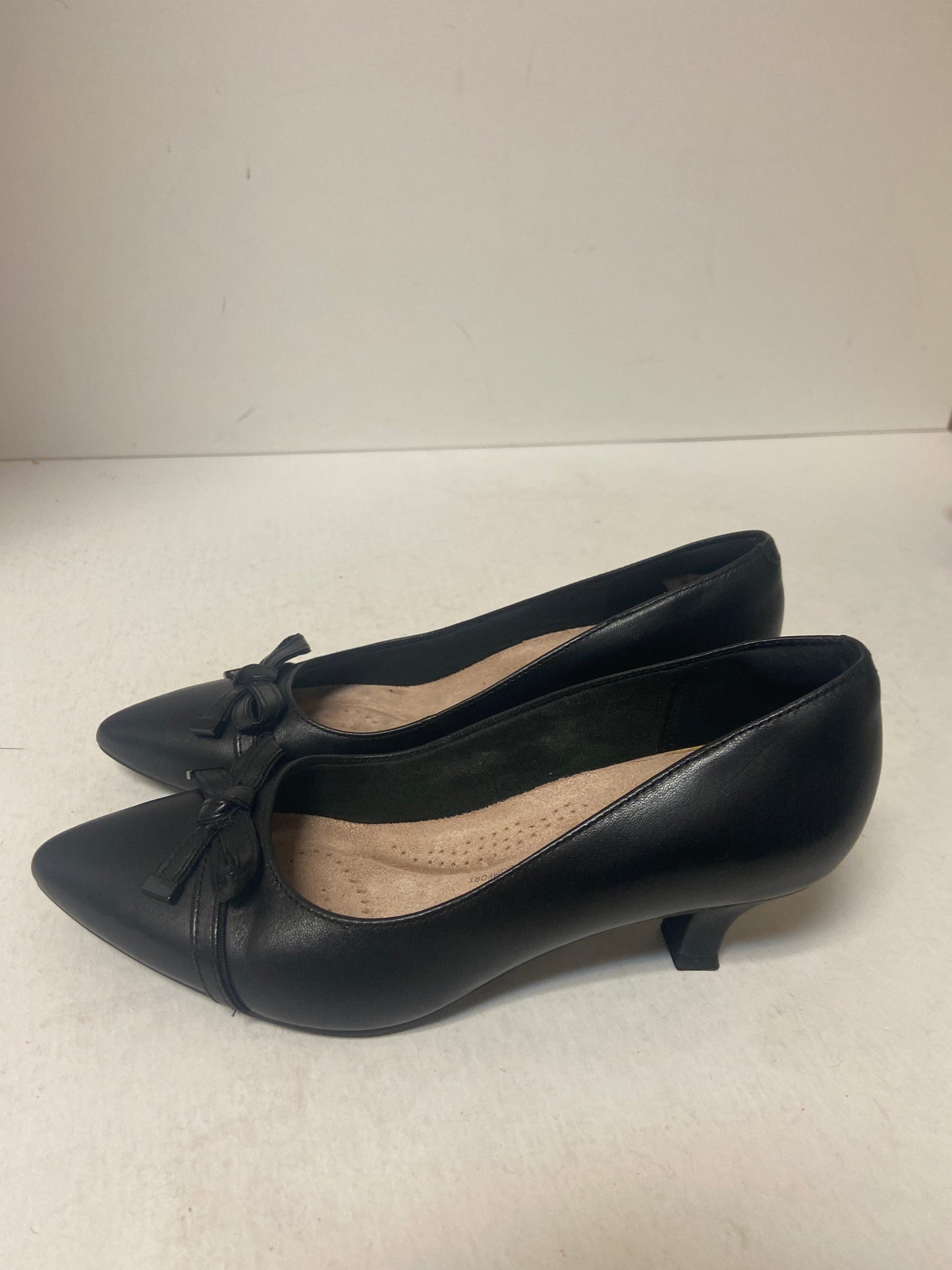 Shoes Heels Kitten By Clarks In Black, Size: 7