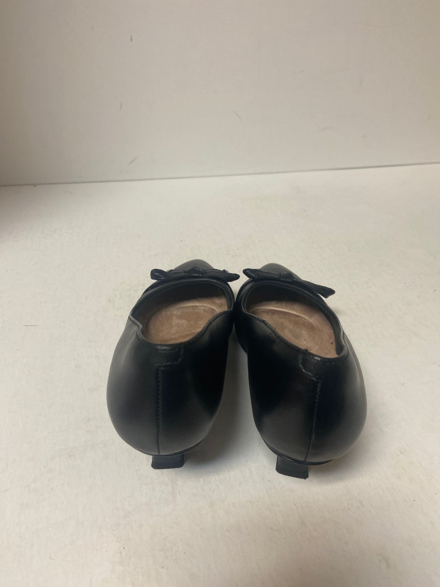 Shoes Heels Kitten By Clarks In Black, Size: 7