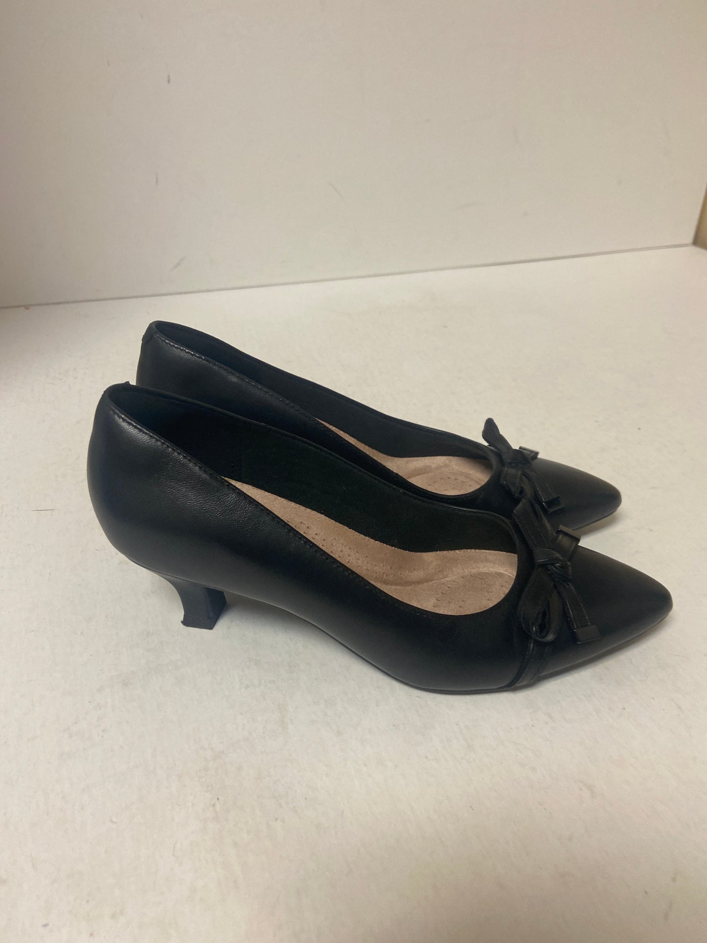 Shoes Heels Kitten By Clarks In Black, Size: 7