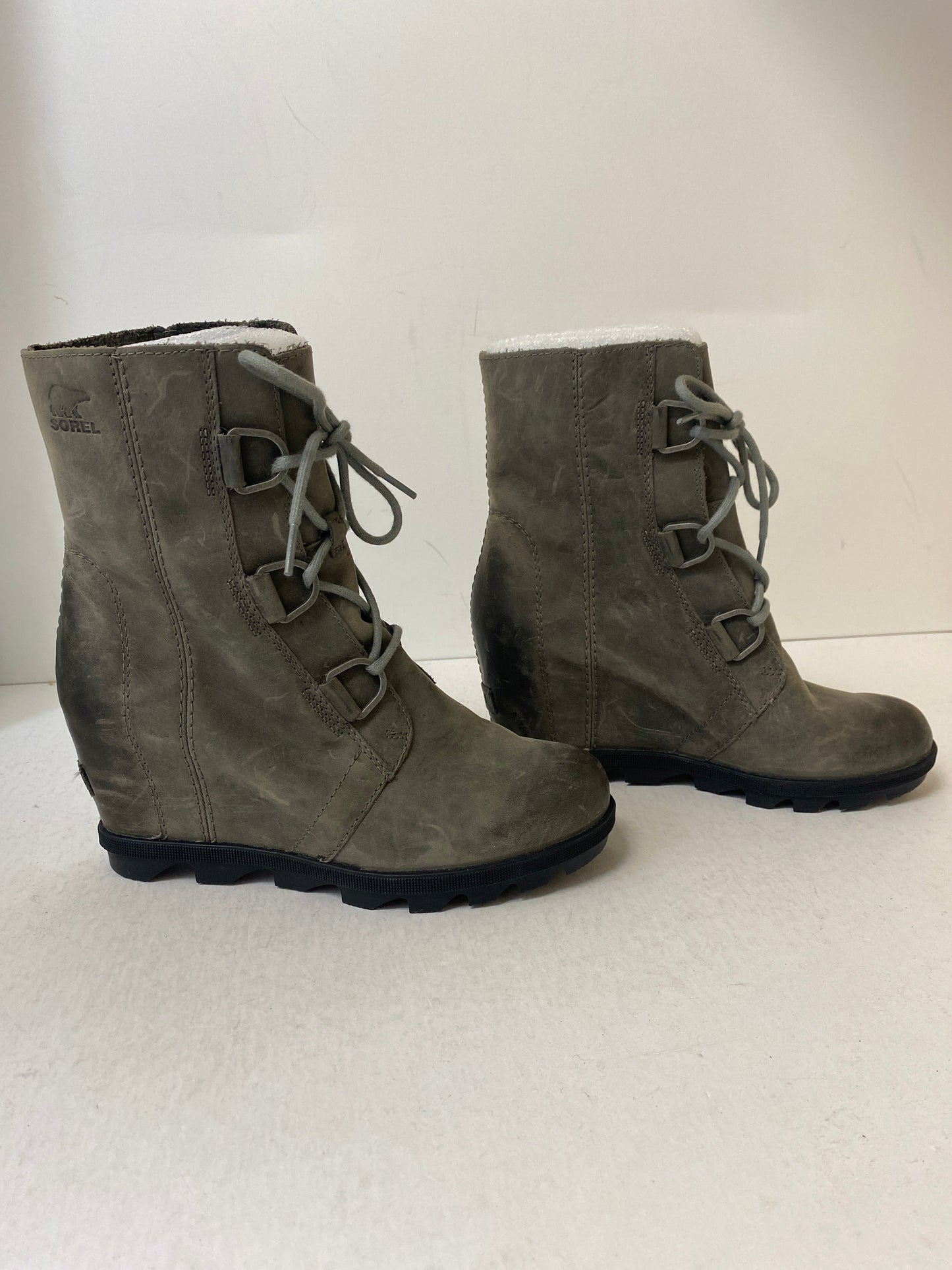 Boots Ankle Heels By Sorel In Grey, Size: 8.5