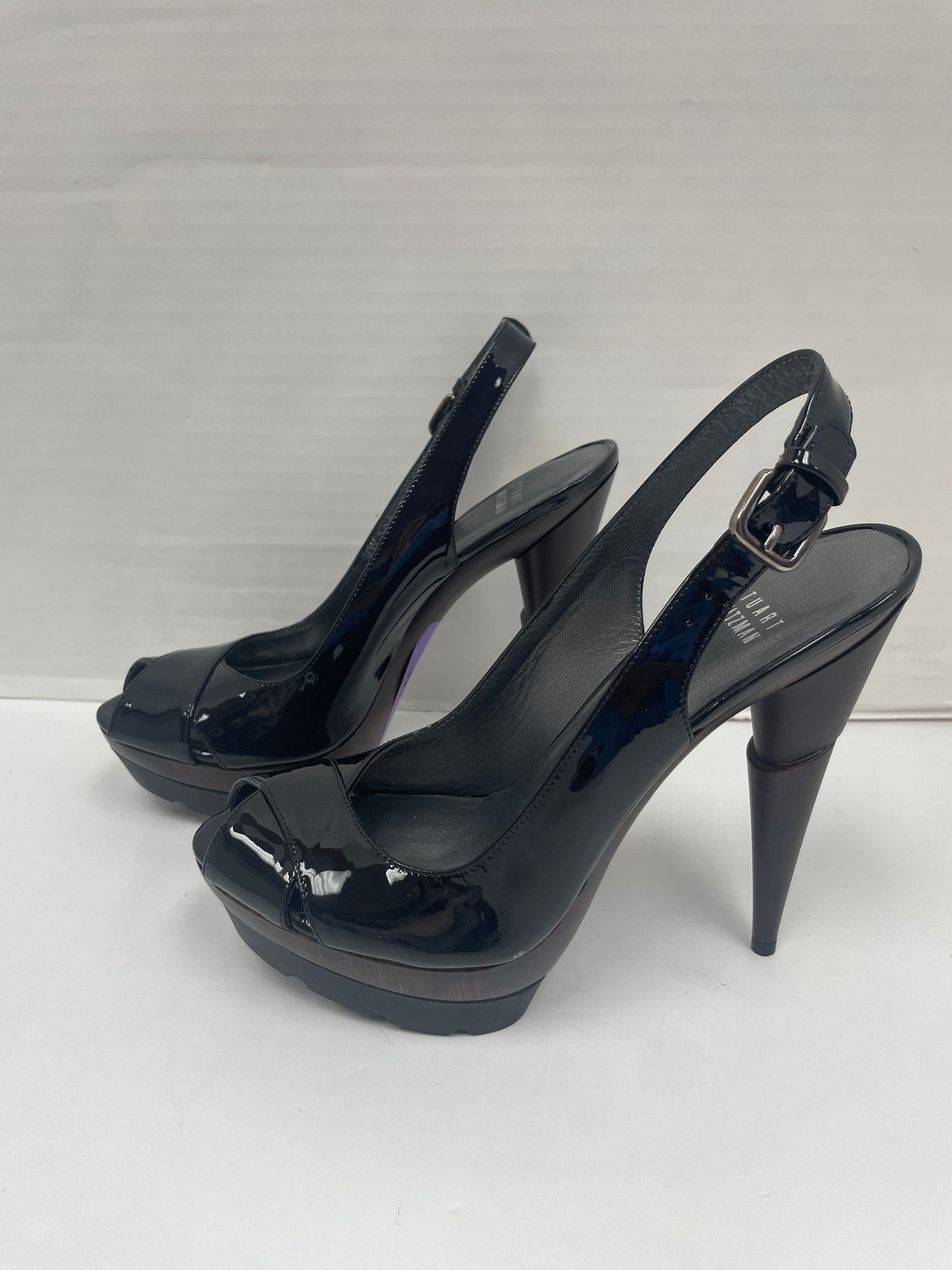 Shoes Designer By Stuart Weitzman  Size: 6