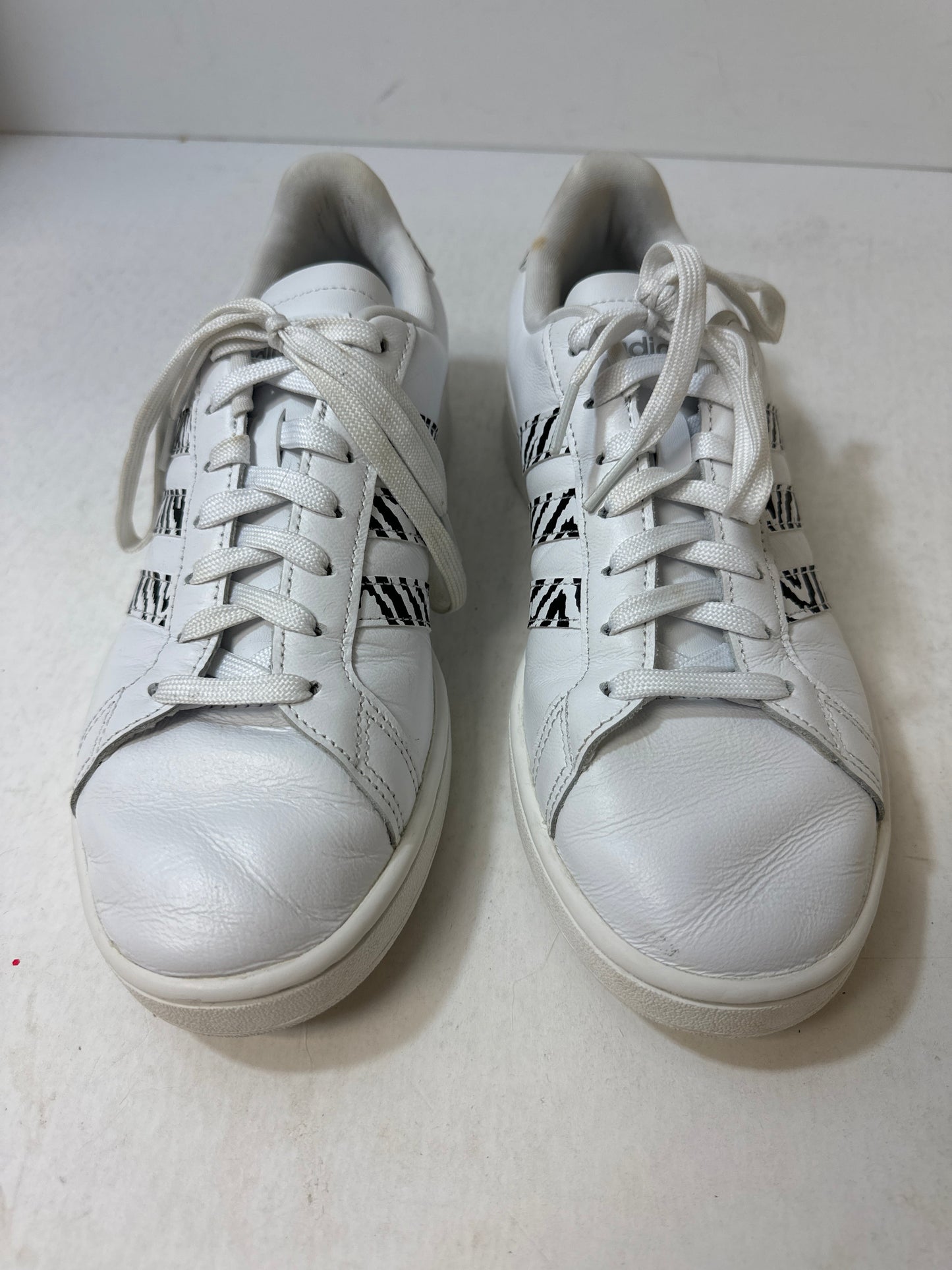 Shoes Sneakers By Adidas In Black & White, Size: 8.5