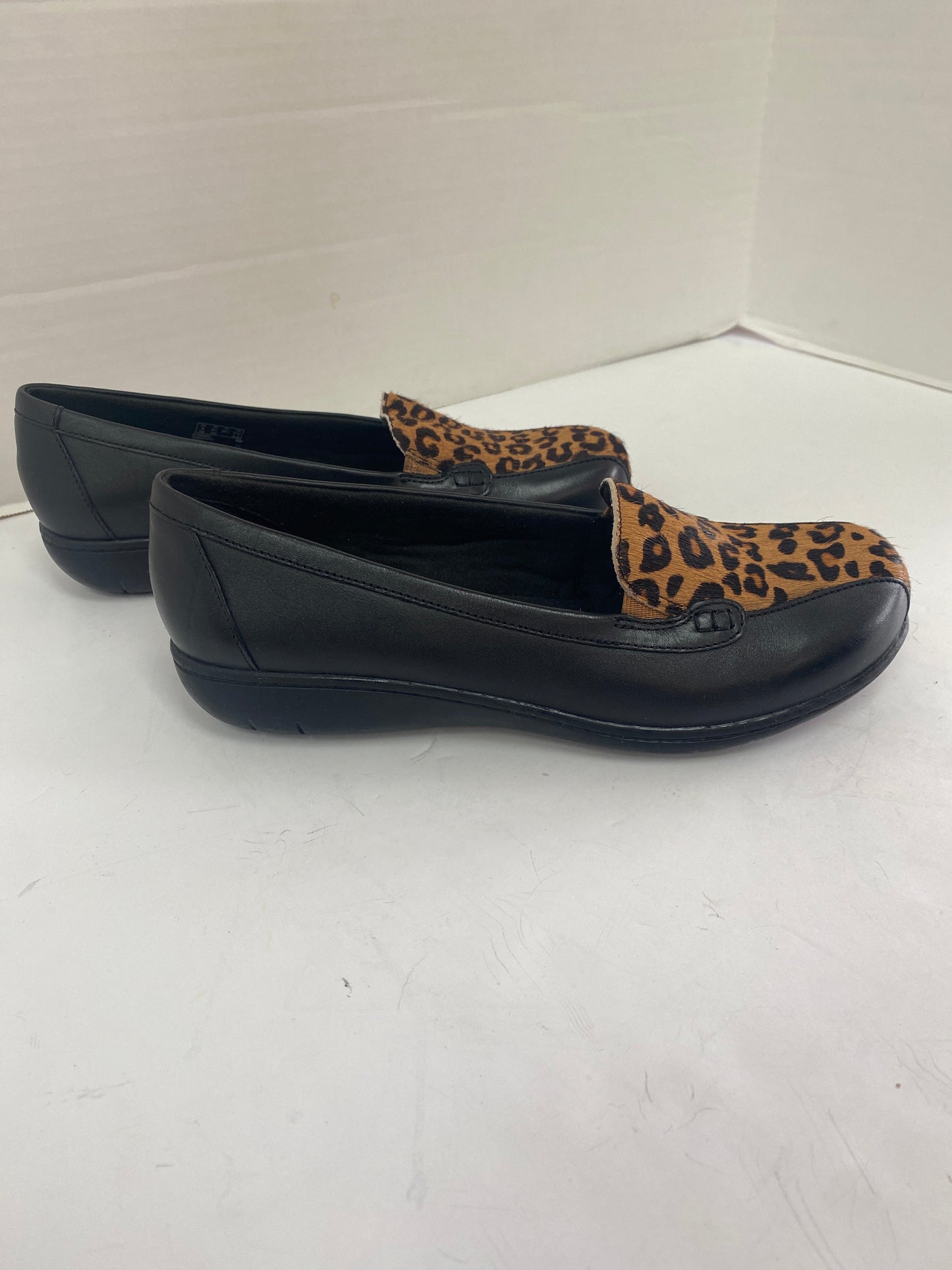 Shoes Flats By Clarks  Size: 8.5