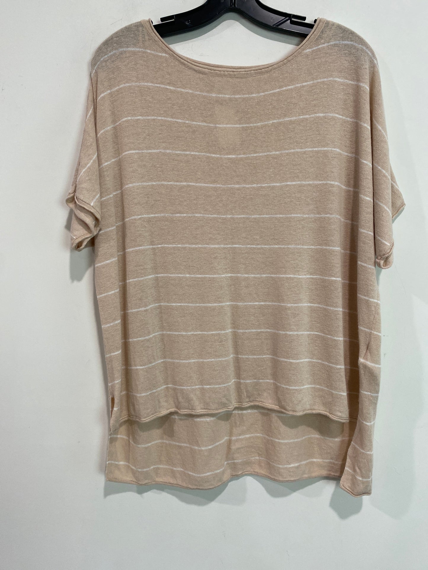 Top Short Sleeve By Max Studio In Beige, Size: M