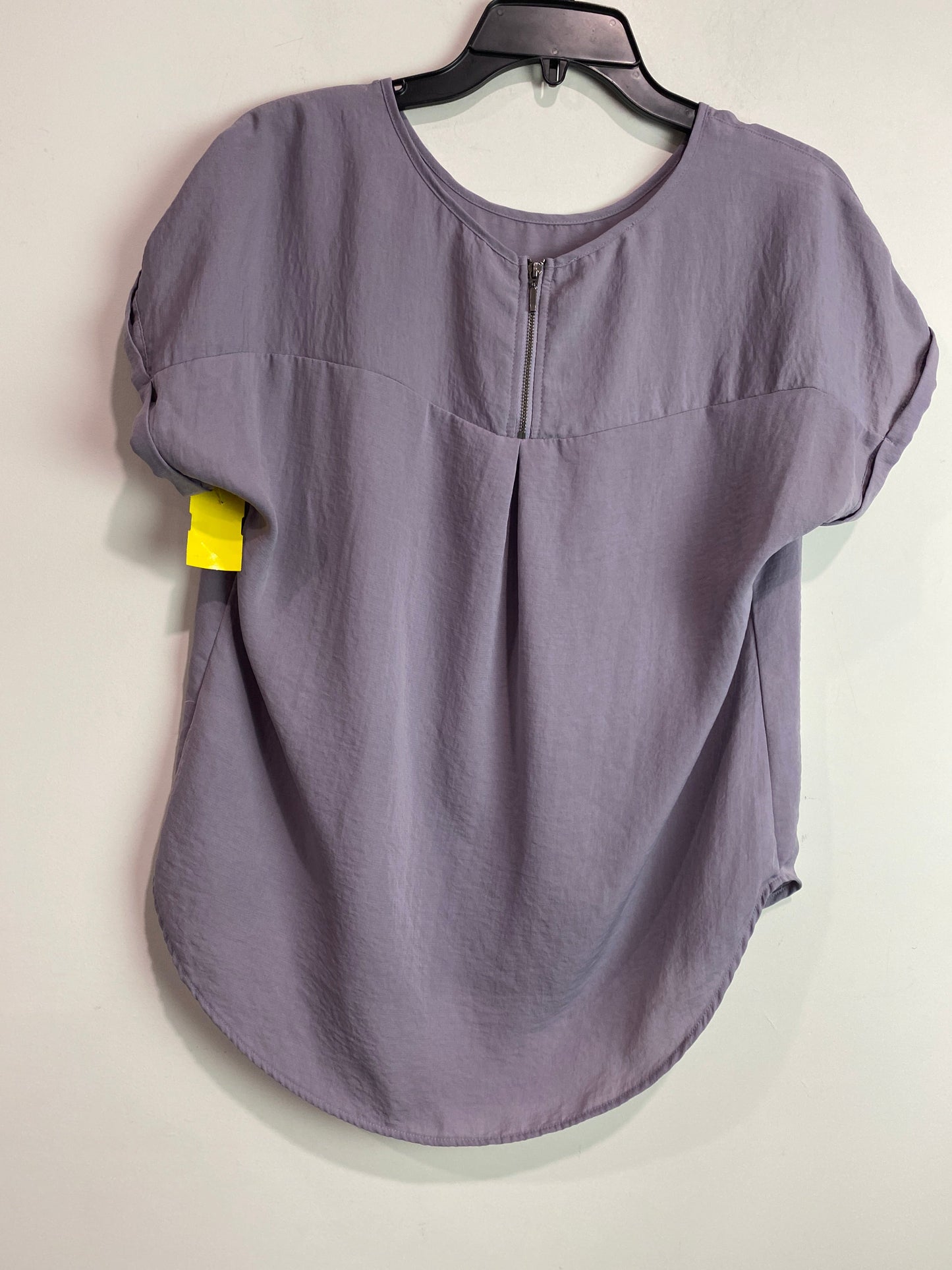 Top Short Sleeve By Maurices In Purple, Size: S