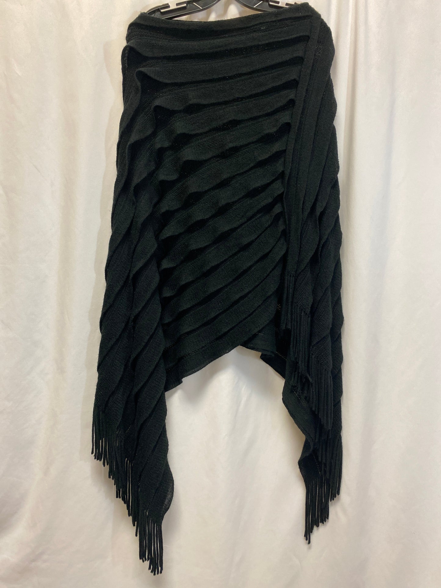 Poncho By Jon And Anna In Black, Size: Osfm