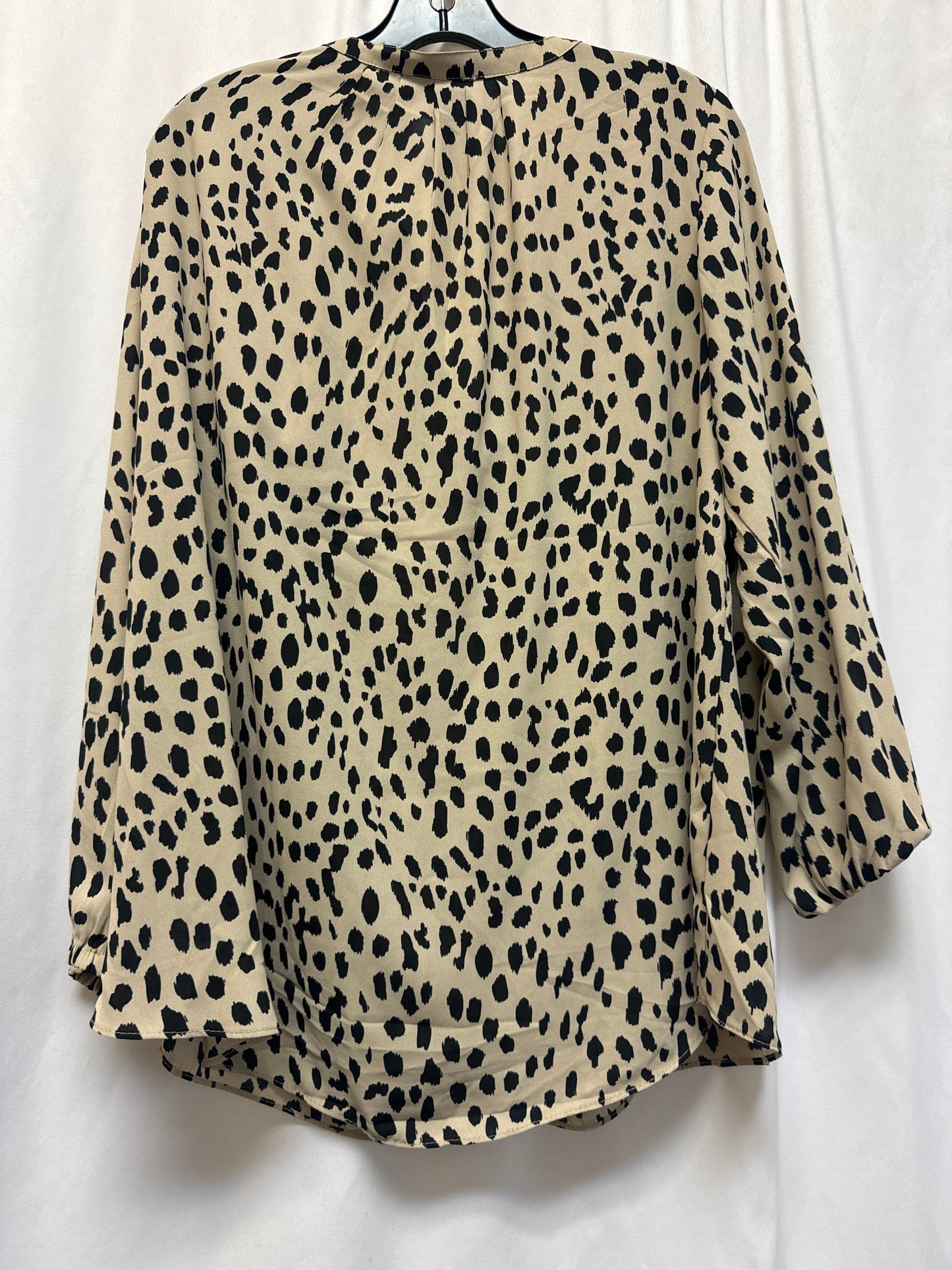 Top Long Sleeve By Tahari By Arthur Levine In Animal Print, Size: 1x