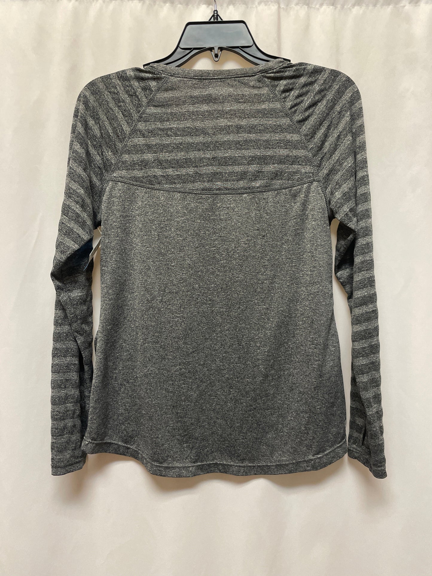 Athletic Top Long Sleeve Crewneck By Avia In Grey, Size: S