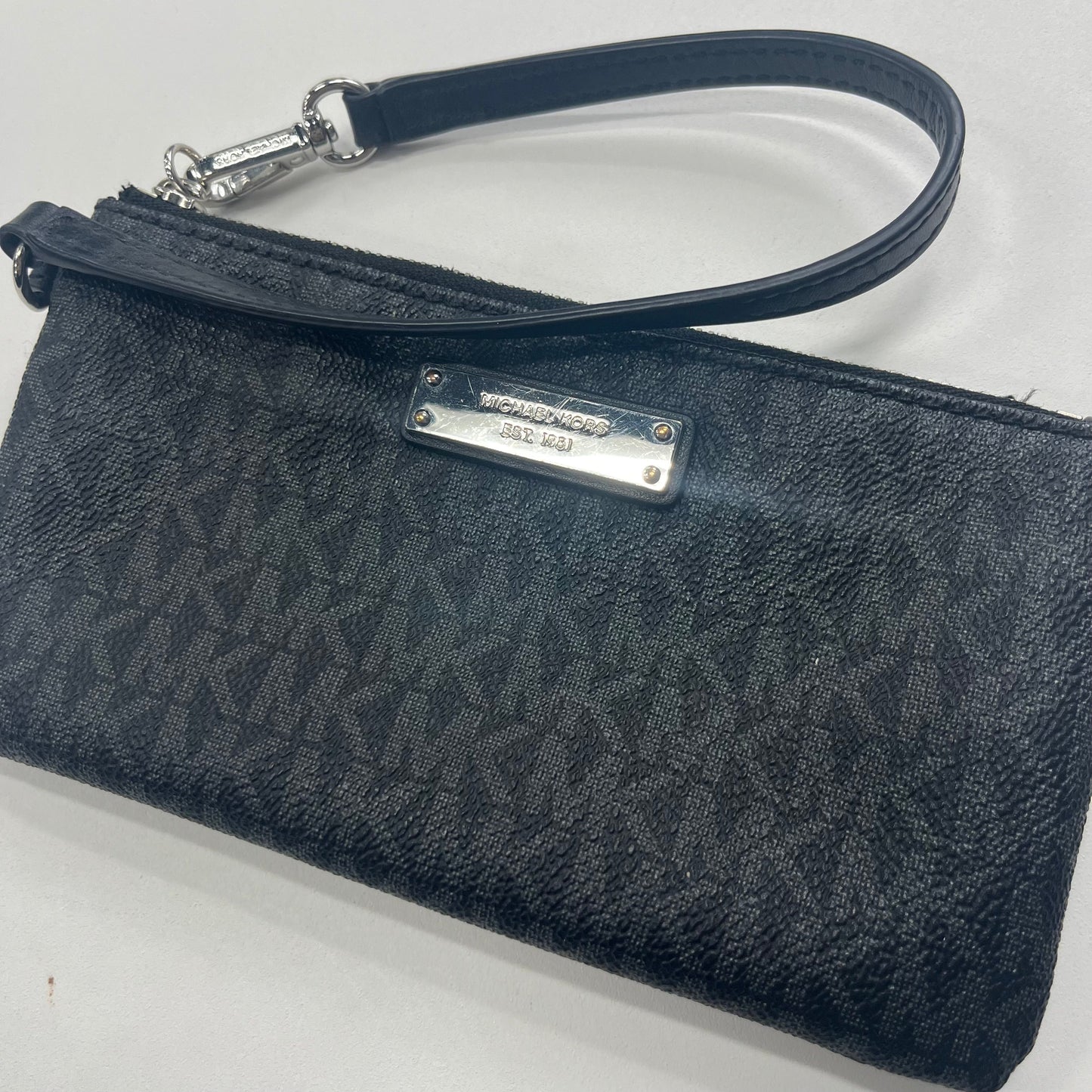 Wristlet By Michael Kors  Size: Small