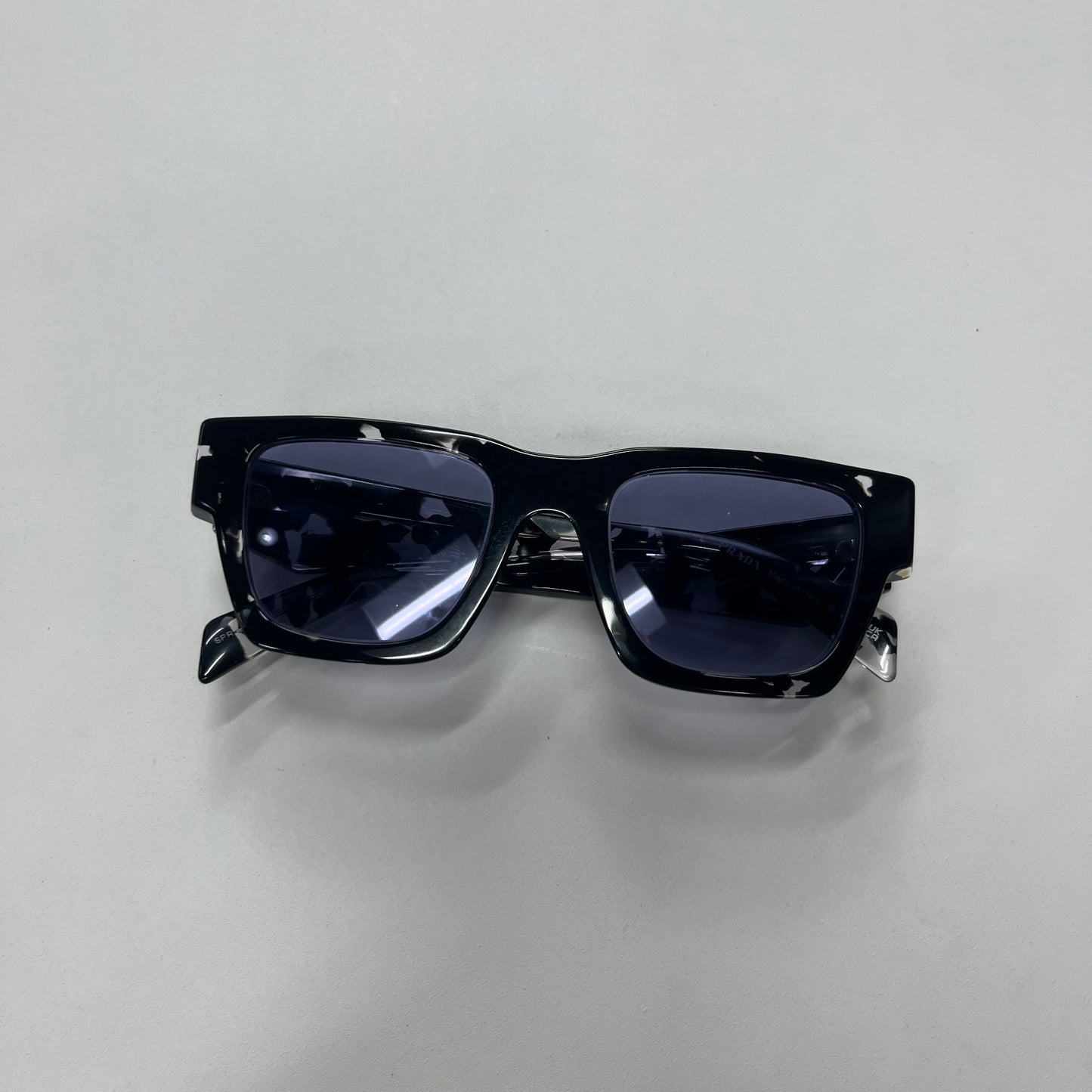 Sunglasses Prada, Size 01 Piece