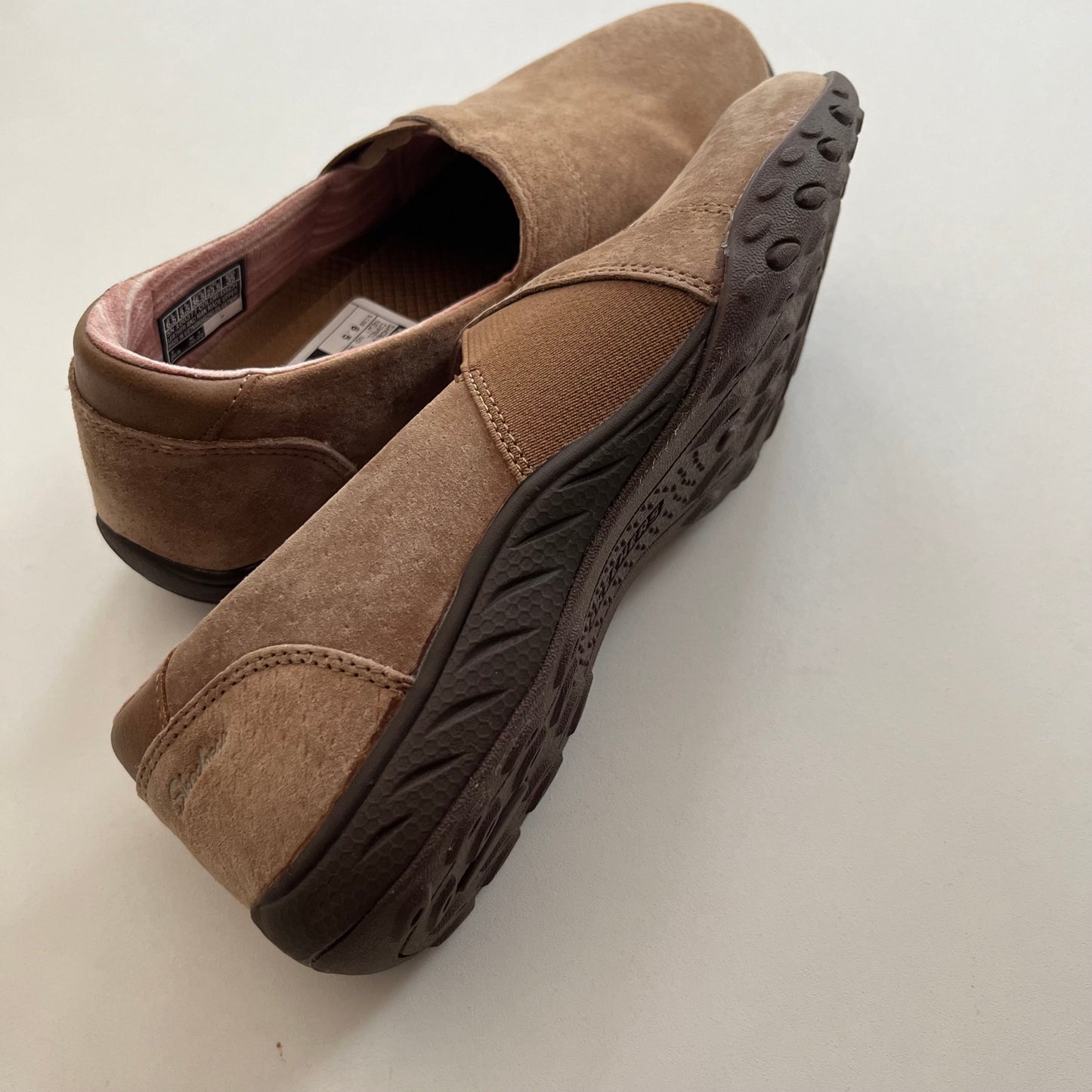 Shoes Flats Moccasin By Skechers In Camel, Size: 6.5