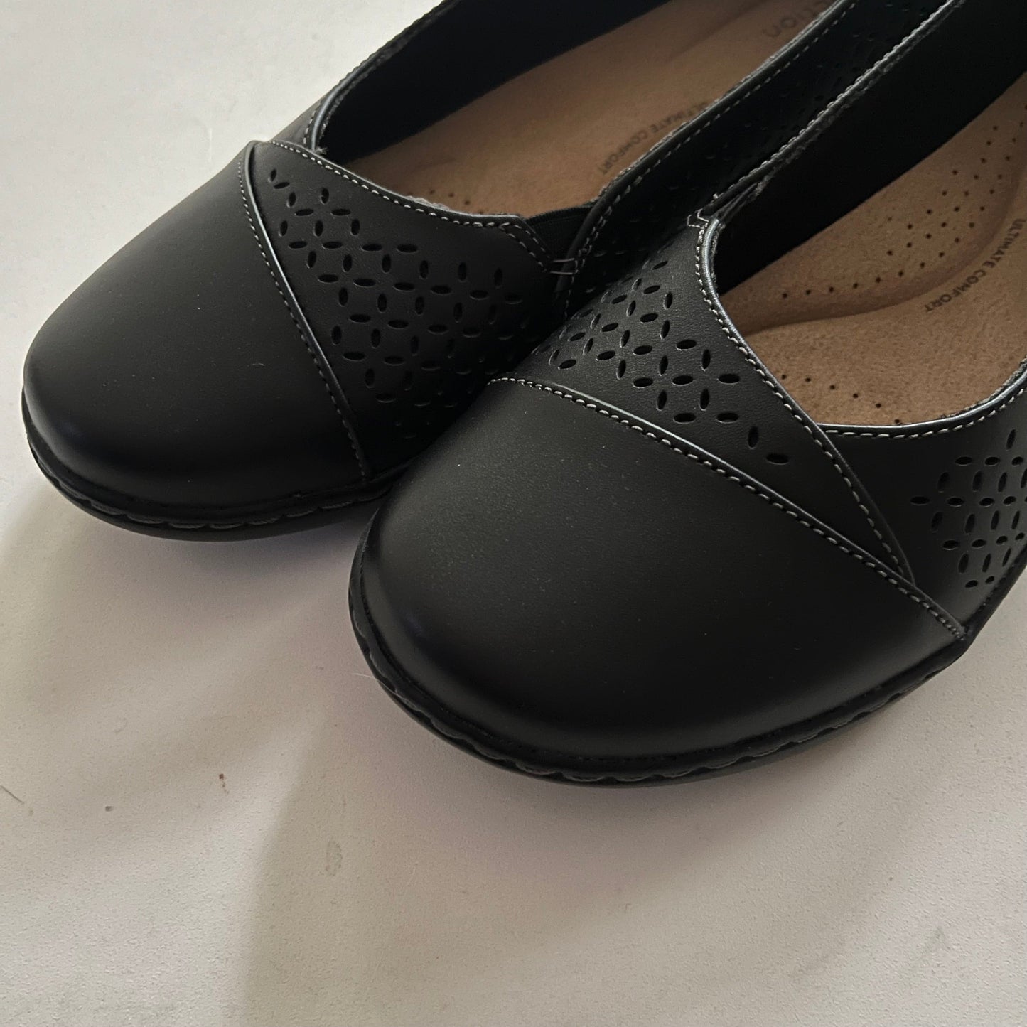 Shoes Flats Ballet By Clarks In Black, Size: 10