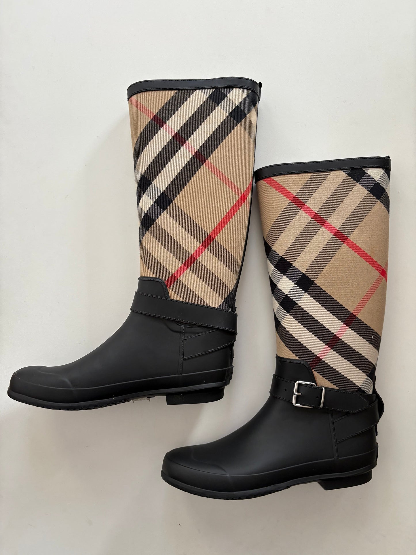 Boots Rain By Burberry In Black, Size: 8.5