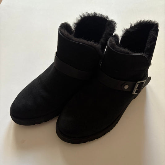 Boots Ankle Flats By Ugg In Black, Size: 5