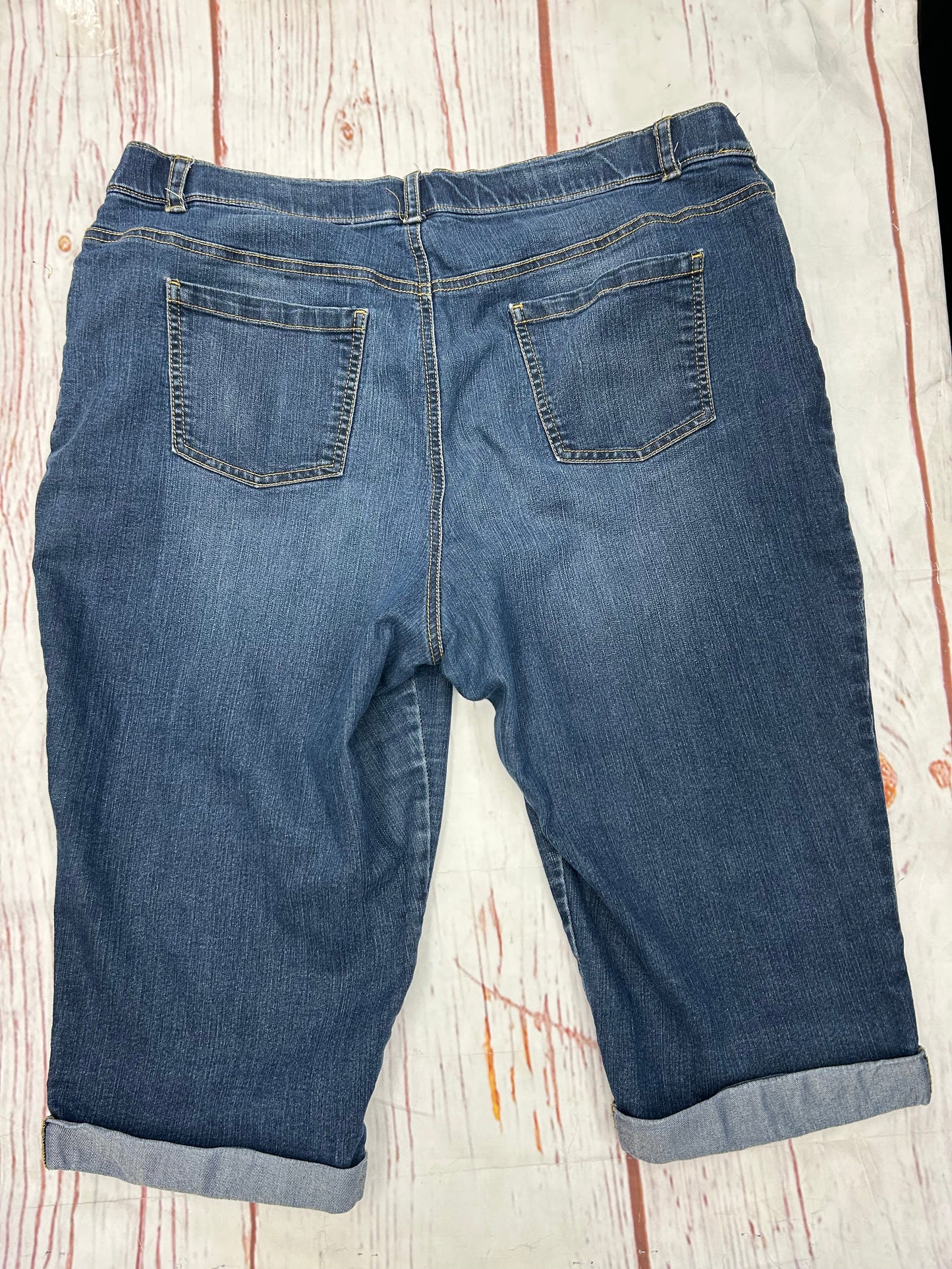 Capris By Croft And Barrow In Denim, Size: 18