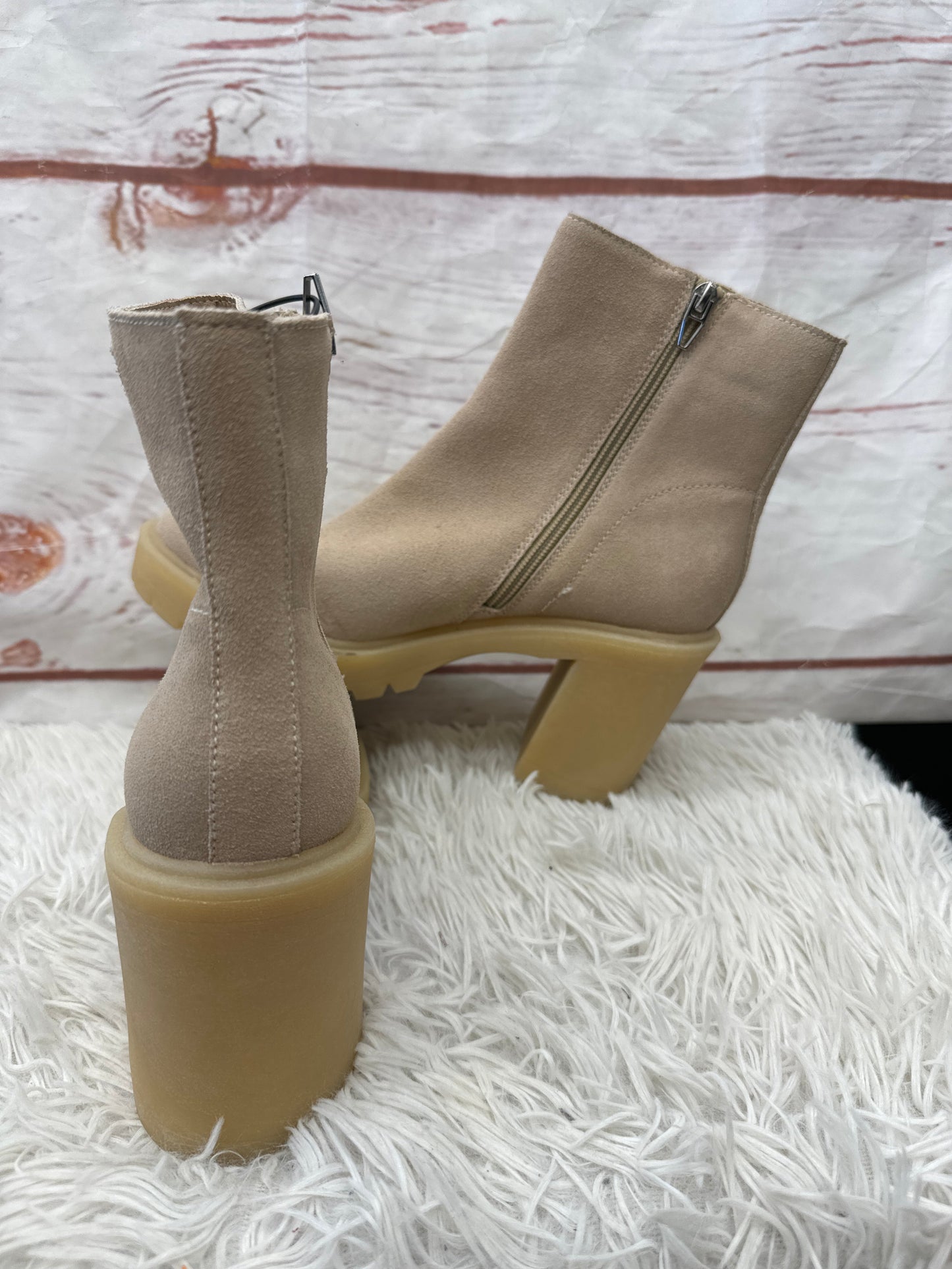 Boots Ankle Heels By Dolce Vita In Tan, Size: 7.5