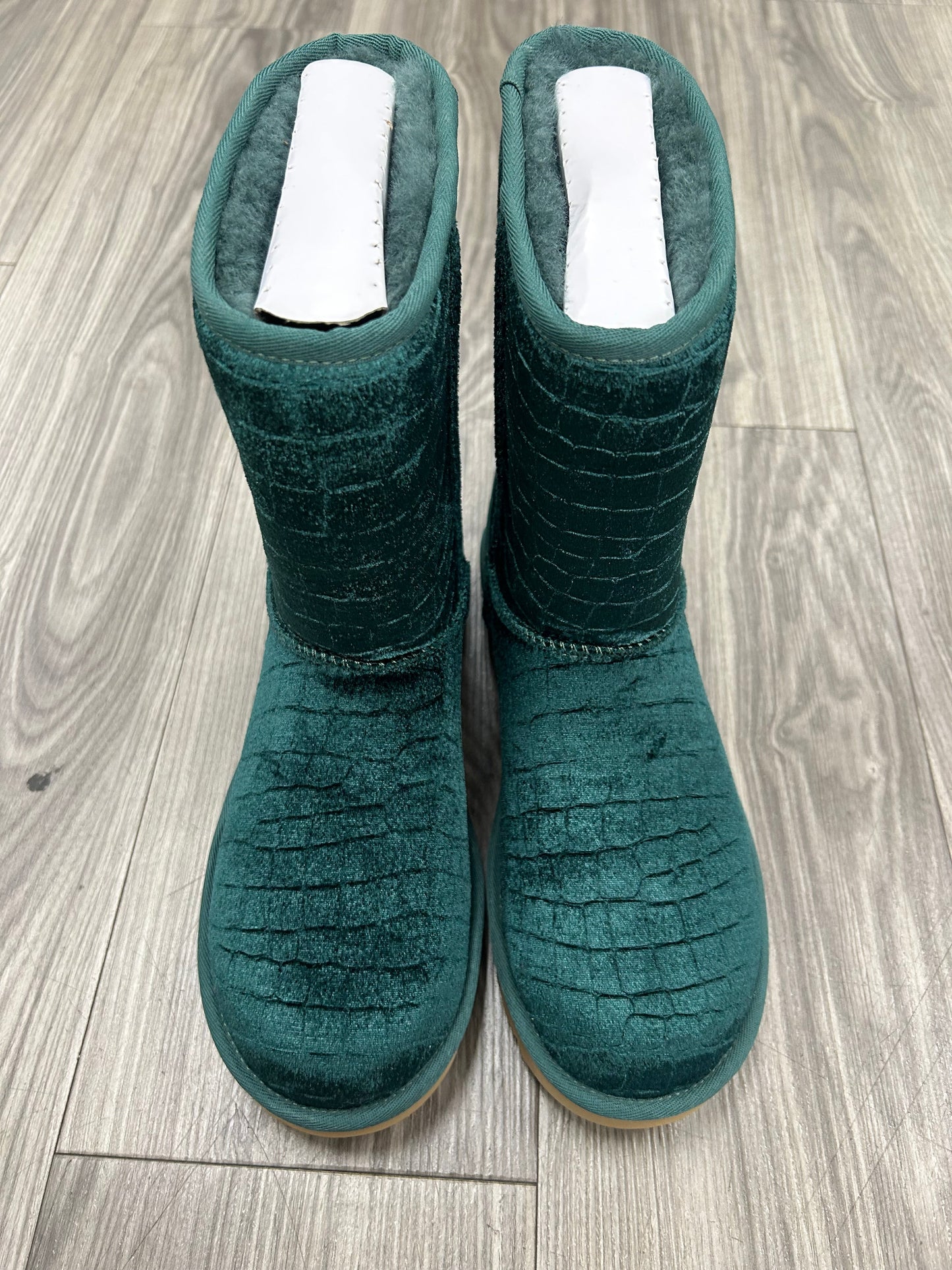 Boots Ankle Flats By Ugg In Green, Size: 10