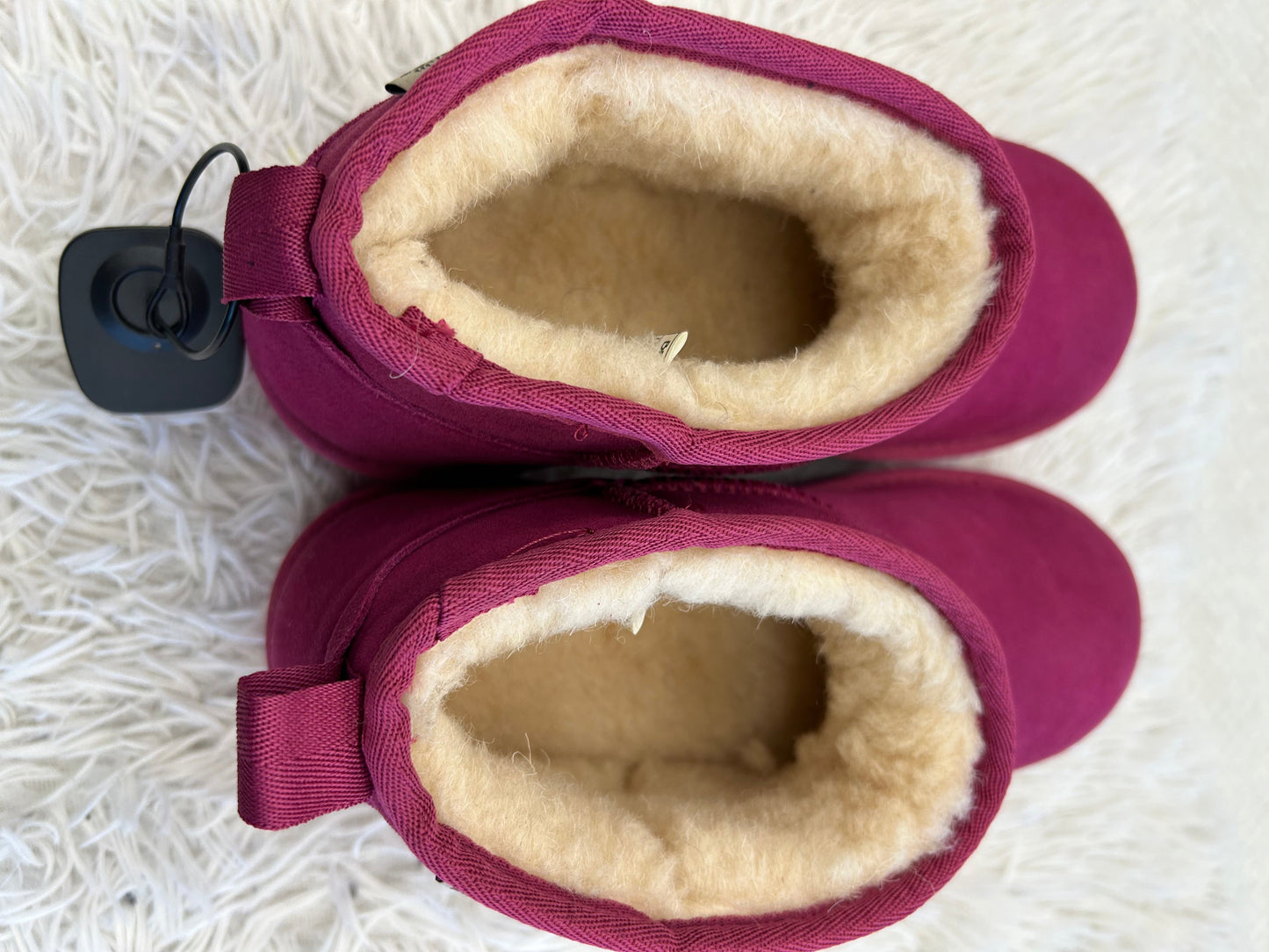 Boots Ankle Flats By Bearpaw In Fuschia, Size: 10