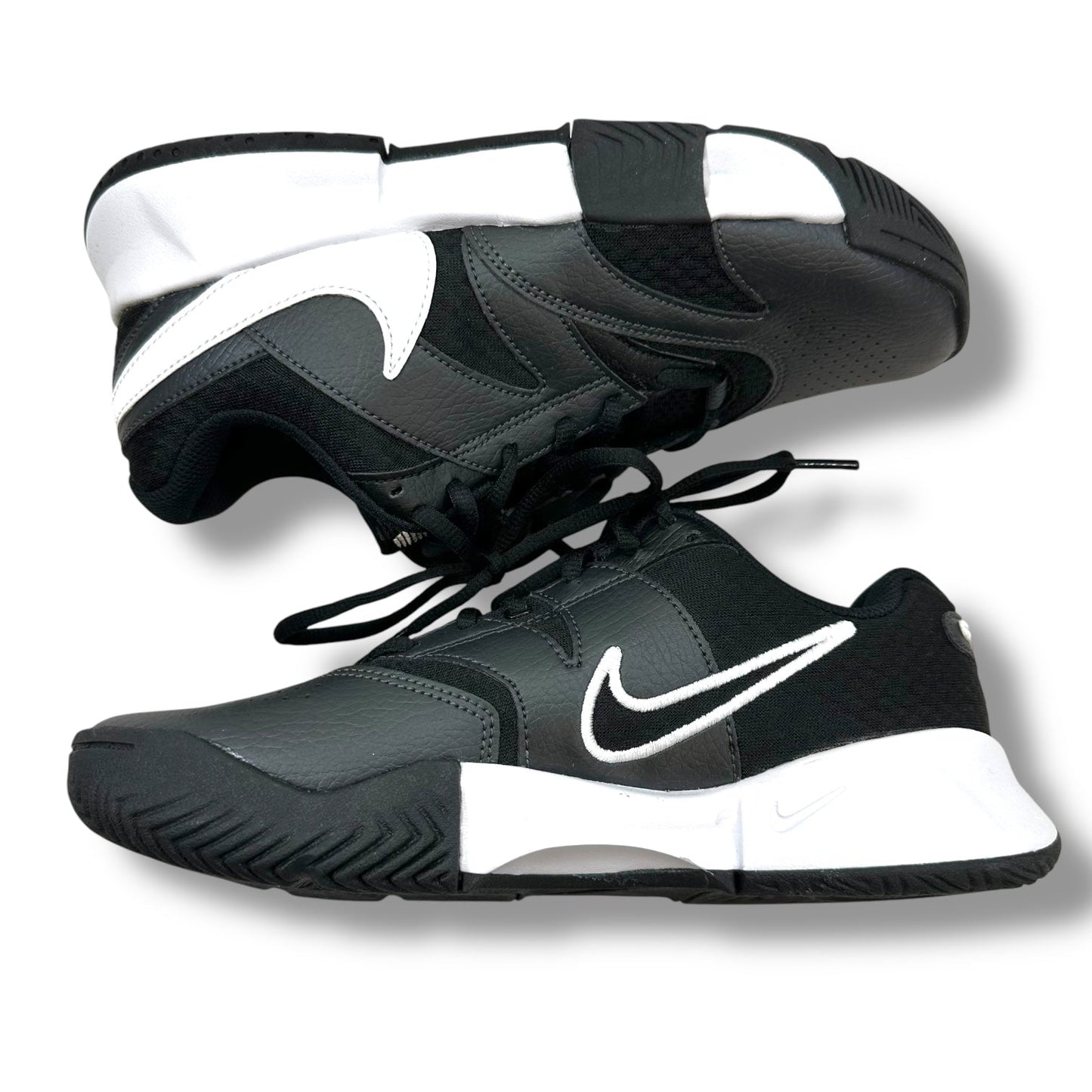 Shoes Sneakers By Nike Apparel In Black, Size: 7.5