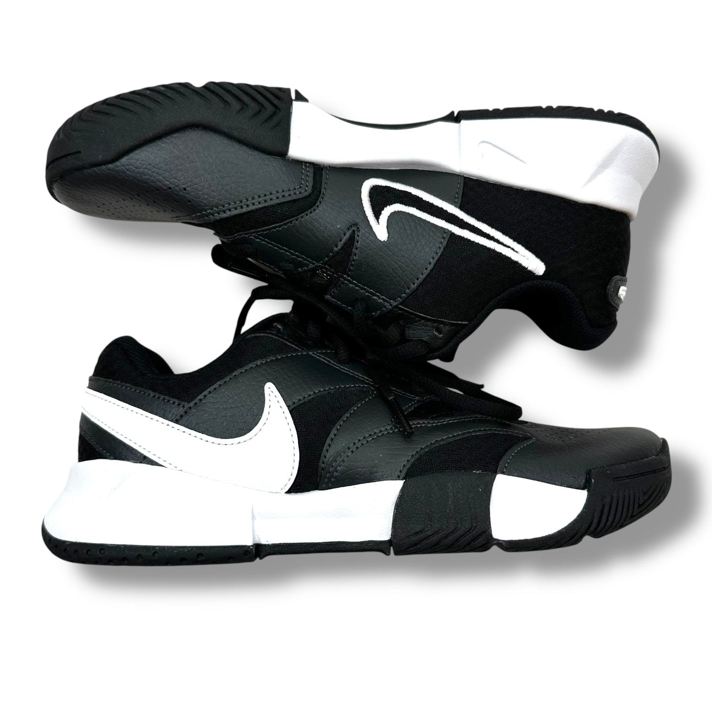 Shoes Sneakers By Nike Apparel In Black, Size: 7.5